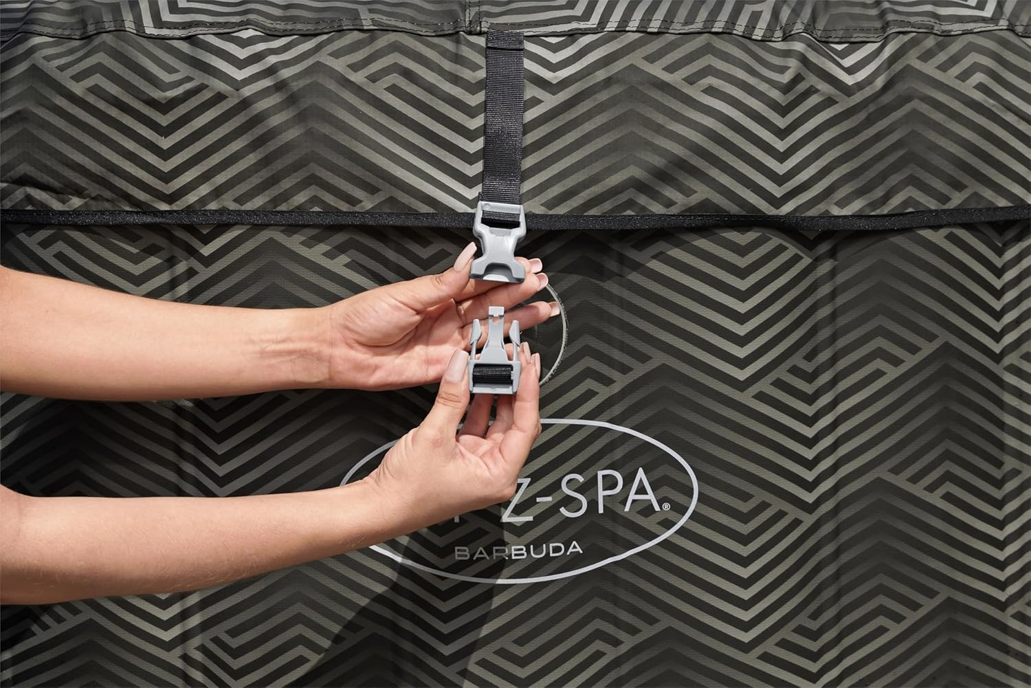 Bestway SaluSpa Barbuda UltraFit EnergySense Inflatable Hot Tub Spa (180.3 x 66 cm) | Portable Hot Tub with Energy Efficient Cover and Integrated Pump | For up to 4 People | Black