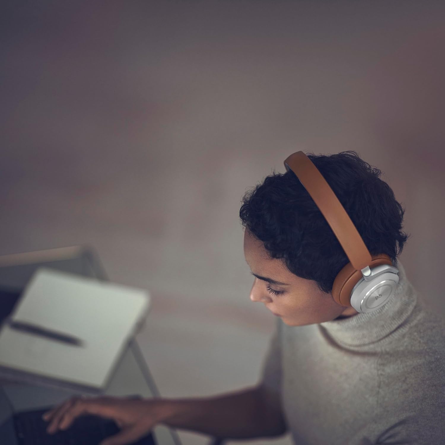 Bang & Olufsen Beoplay HX - Wireless Bluetooth Over-Ear Active Noise Cancelling Headphones with Microphone - Gold Tone, One Size