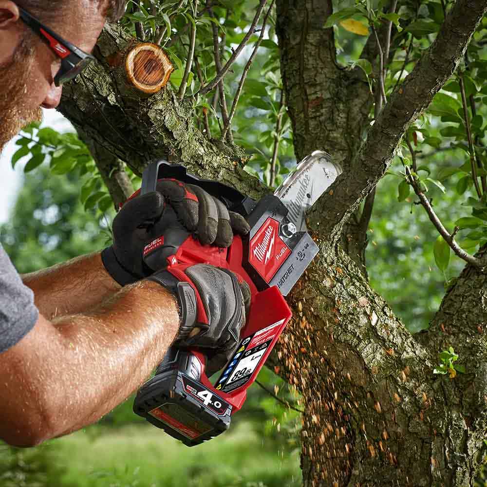 MILWAUKEE 12V FUEL™ HATCHET™ 6" Pruning Saw Skin M12FHS-0
