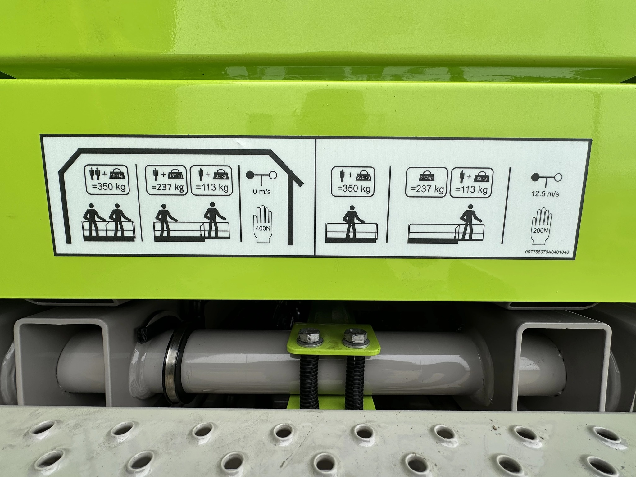 Zoomlion ZS1012HD-Li Scissor Lift 11.8m Work Height with 350kg Platform Capacity