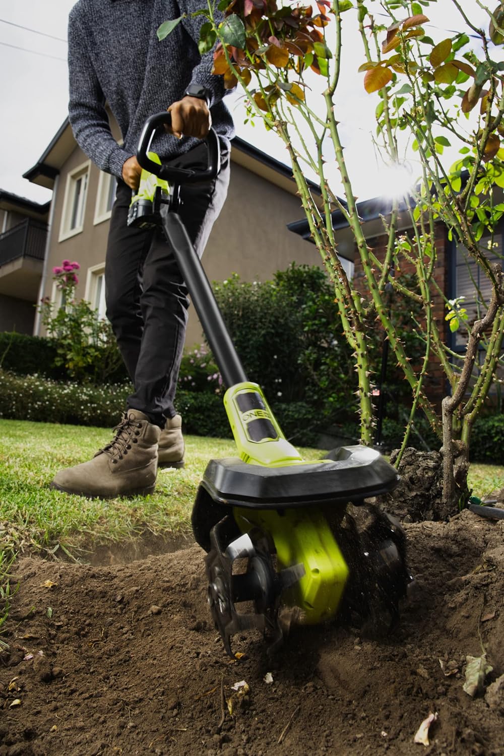 RYOBI - 18V ONE+ Hoeing Machine - Working Width/Depth 20/10 cm - 4 Cutters - 3 Rotation Speeds - Telescopic Tube - Sold without Battery or Charger - RY18CVA-0