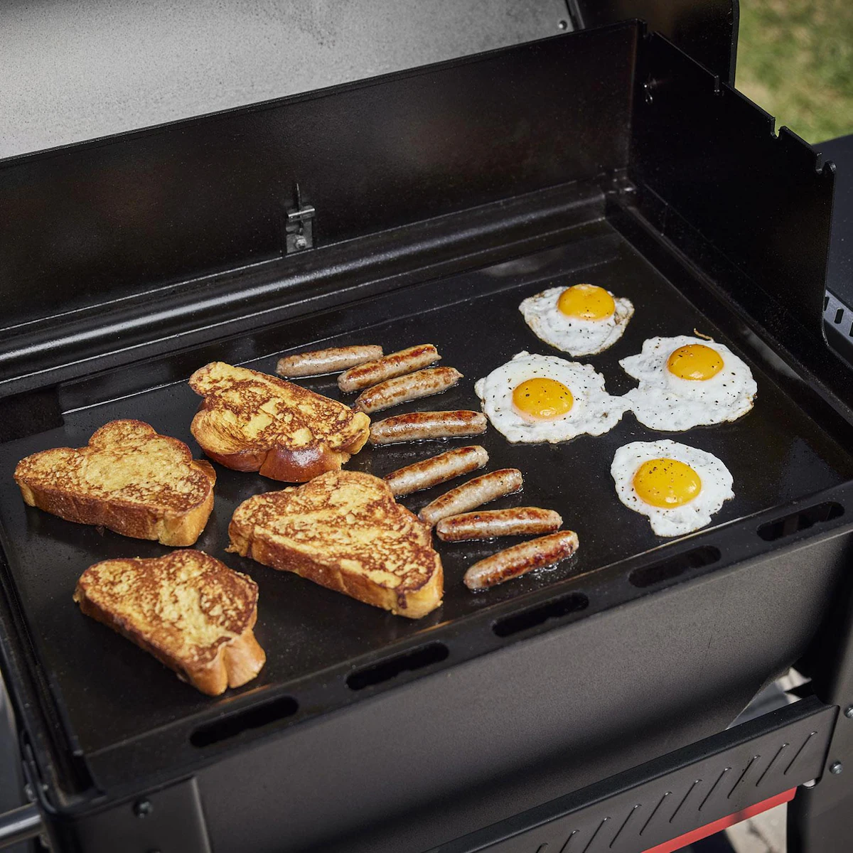 Weber Searwood 600 Porcelain Coated Steel Pellet Grill - 1500120