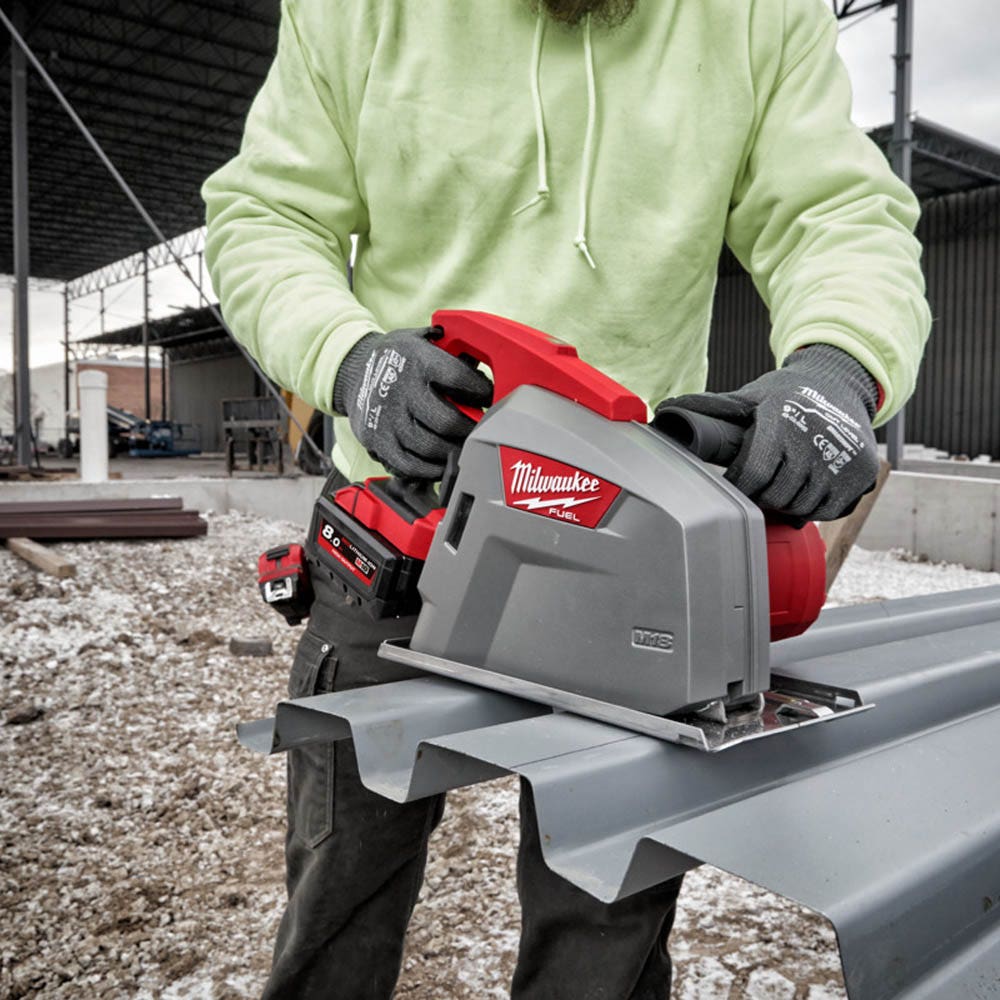 MILWAUKEE 18V FUEL™ 203mm Metal Cutting Circular Saw Skin M18FMCS66-0