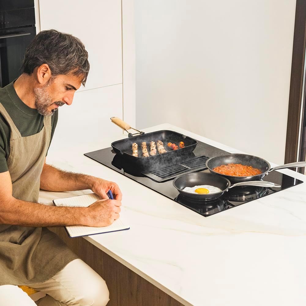 Cecotec Piano cottura a induzione Bolero Squad IH 4800 TotalFlex80. cappa aspirante integrata, 15 livelli di potenza, 7400 W, timer, forza di aspirazione 630 m3/h, tattile, blocco di sicurezza [Classe di efficienza energetica A]