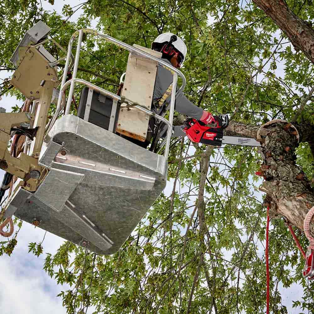 MILWAUKEE 18V FUEL™ 305mm (12") Top Handle Chainsaw Skin M18FTCHS120