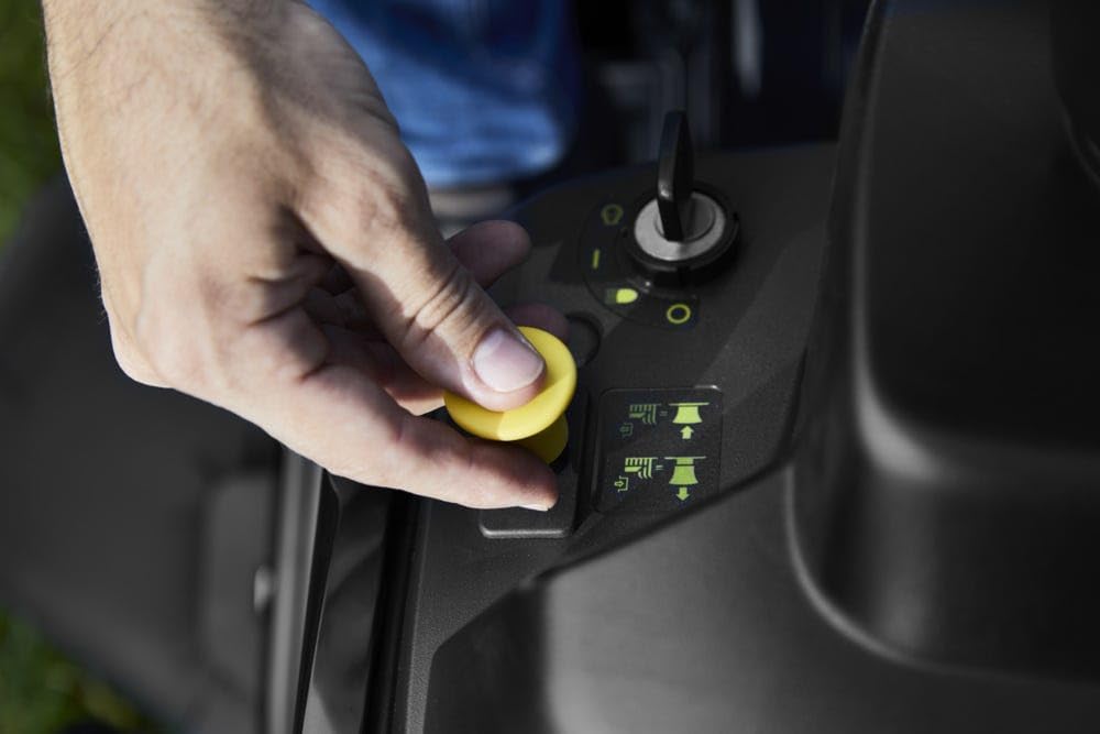 Alpina AT3 98 A Lawn Tractor - 98cm cutting deck, 352cc OHV engine, side discharge, 7 cutting heights