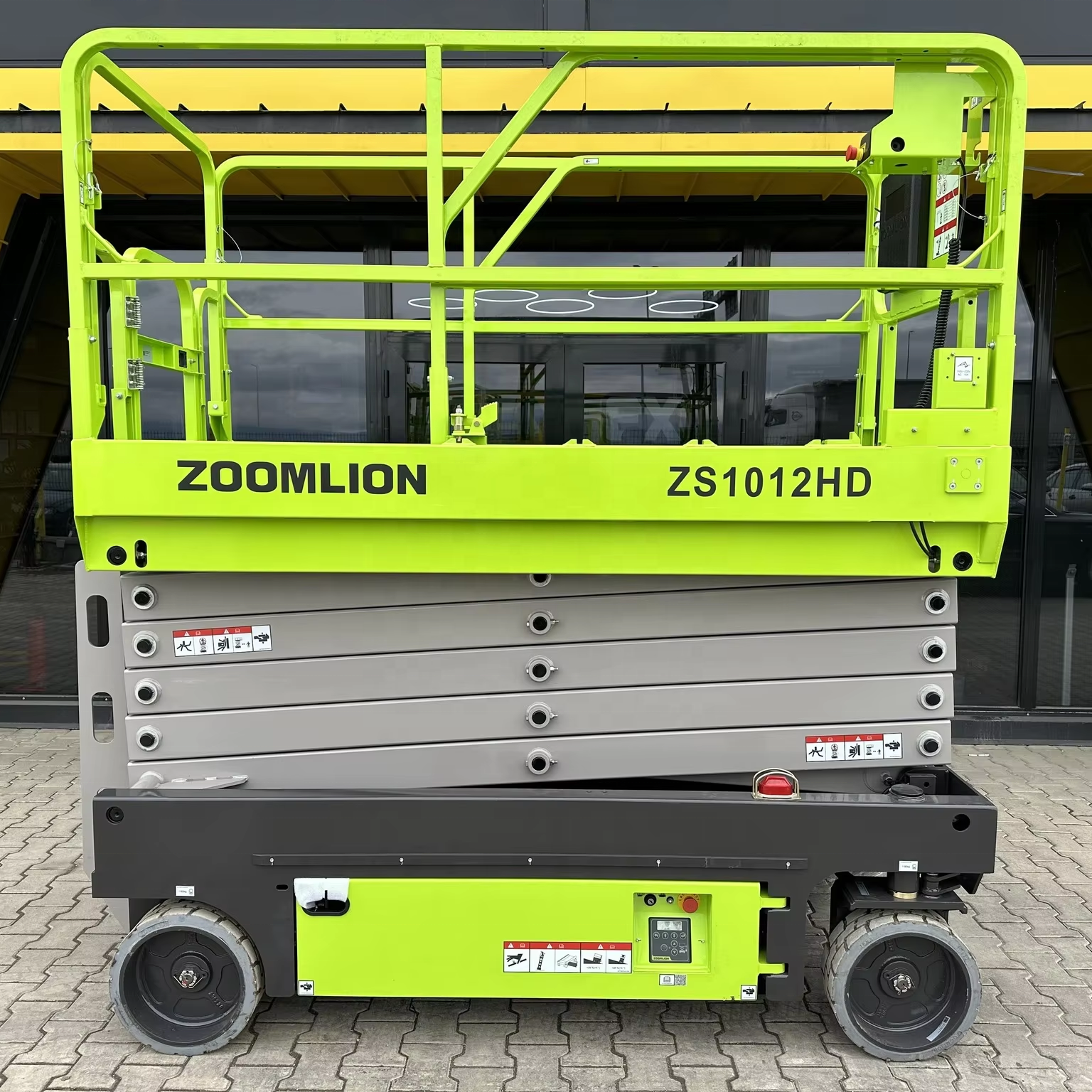 Zoomlion ZS1012HD-Li Scissor Lift 11.8m Work Height with 350kg Platform Capacity