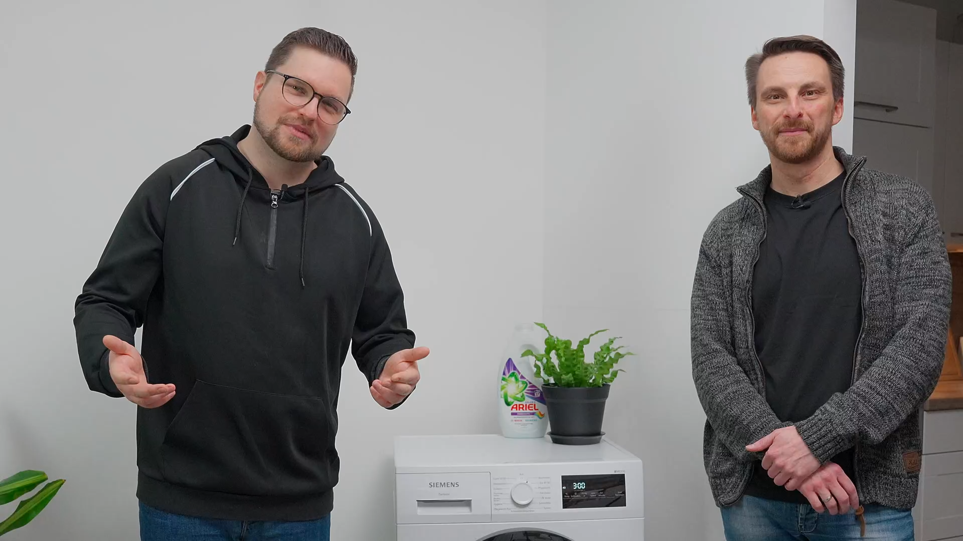 Siemens WM14N123 iQ300 washing machine, front-loading with 7 kg capacity, 1400 rpm, speedPack L, outdoor program, simpleTouch LED display, iQdrive motor, white, 60 cm [Energy Class B]