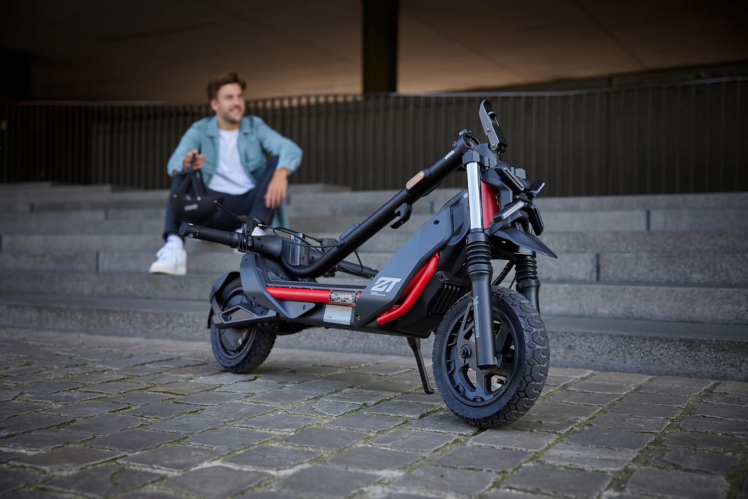 Segway ZT3 Pro D, E-Scooter mit Straßenzulassung, 70 km Eco- Reichweite, 56km Reichweite bei 20km/h, Vollfederung, 120 kg Tragfähigkeit, 25% Steigung, Apple FindMy,Offroad-Reifen, wasserfest, Ninebot