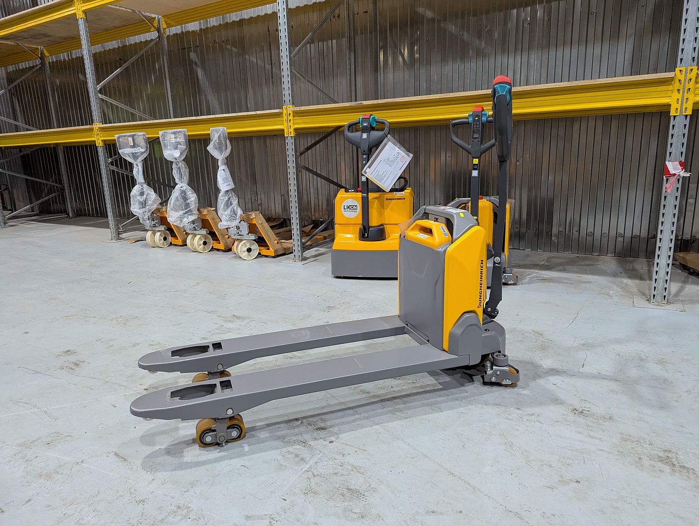 Jungheinrich AME 15 Electric pallet truck
