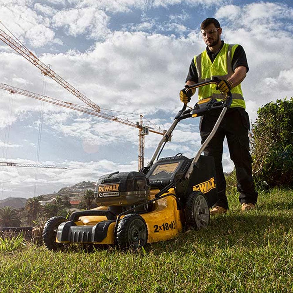 DEWALT 36V (18X2) XR Brushless 510mm Lawn Mower Skin DCMW564N-XE