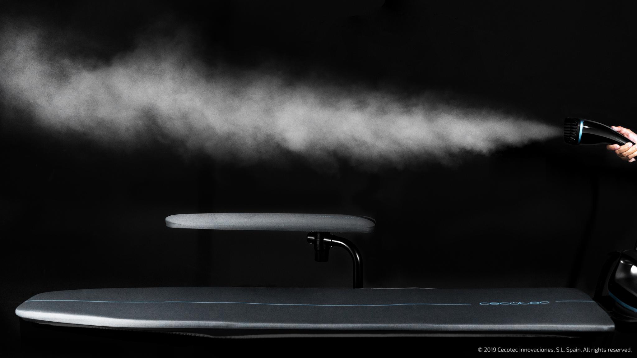 Centrale vapeur intelligente Total Iron 10100 Pro. Centrale vapeur intelligente, défroisseur et horizontal, aspiration et soufflerie, 5 programmes pour 5 tissus, 220 g/min et 5 bars