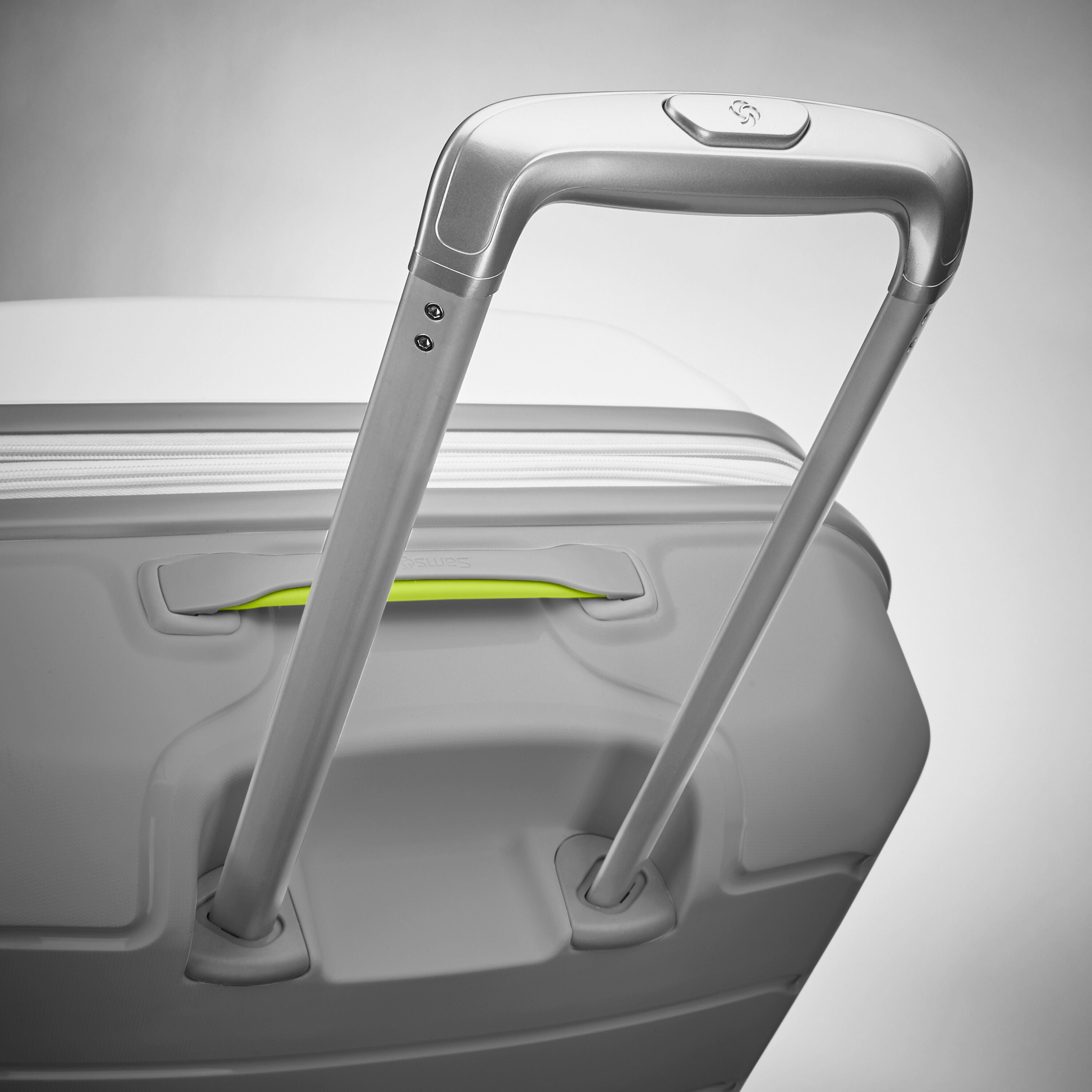 SAMSONITE FREEFORM CARRY-ON SPINNER