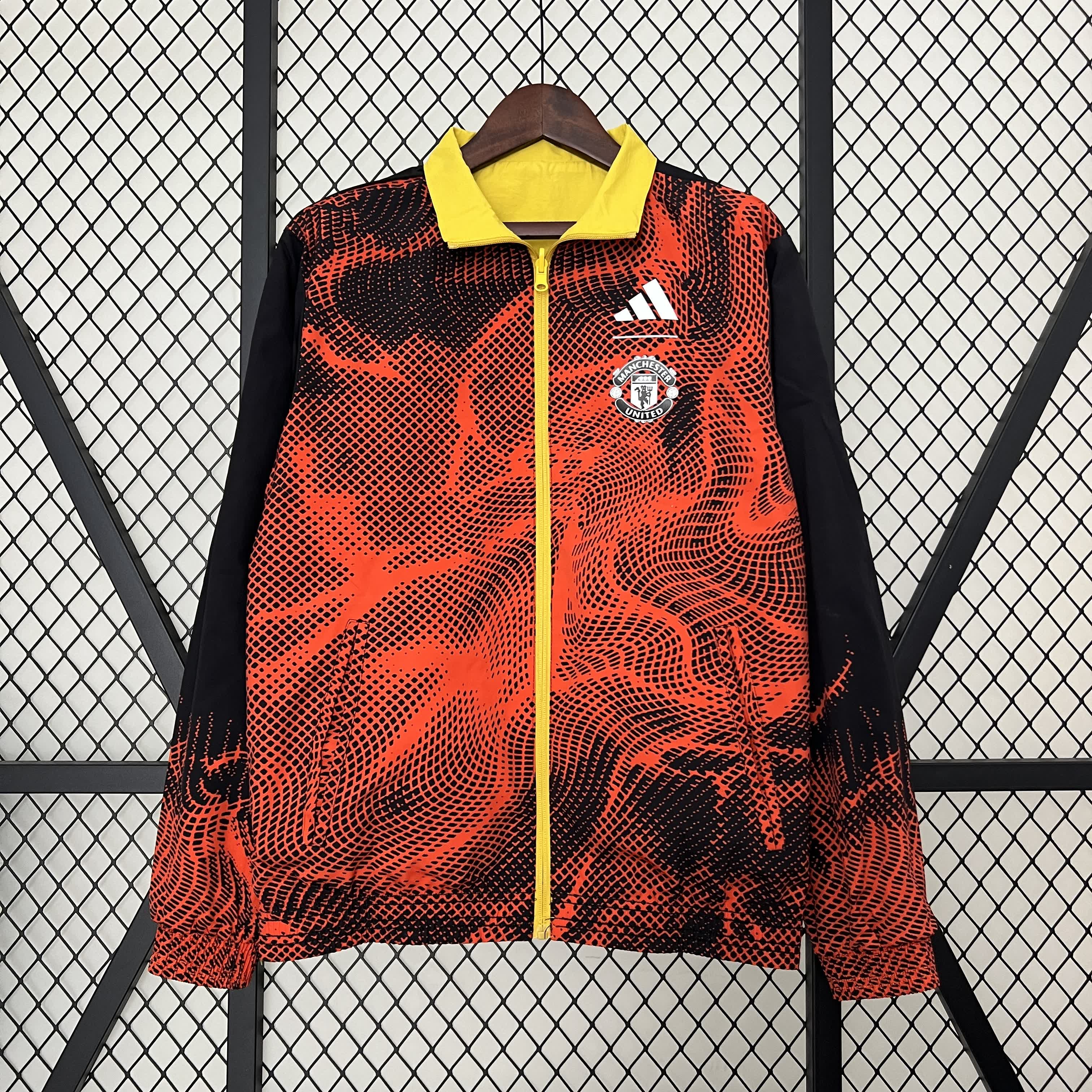 24/25 Manchester United Reversible Windbreaker Soccer Jersey