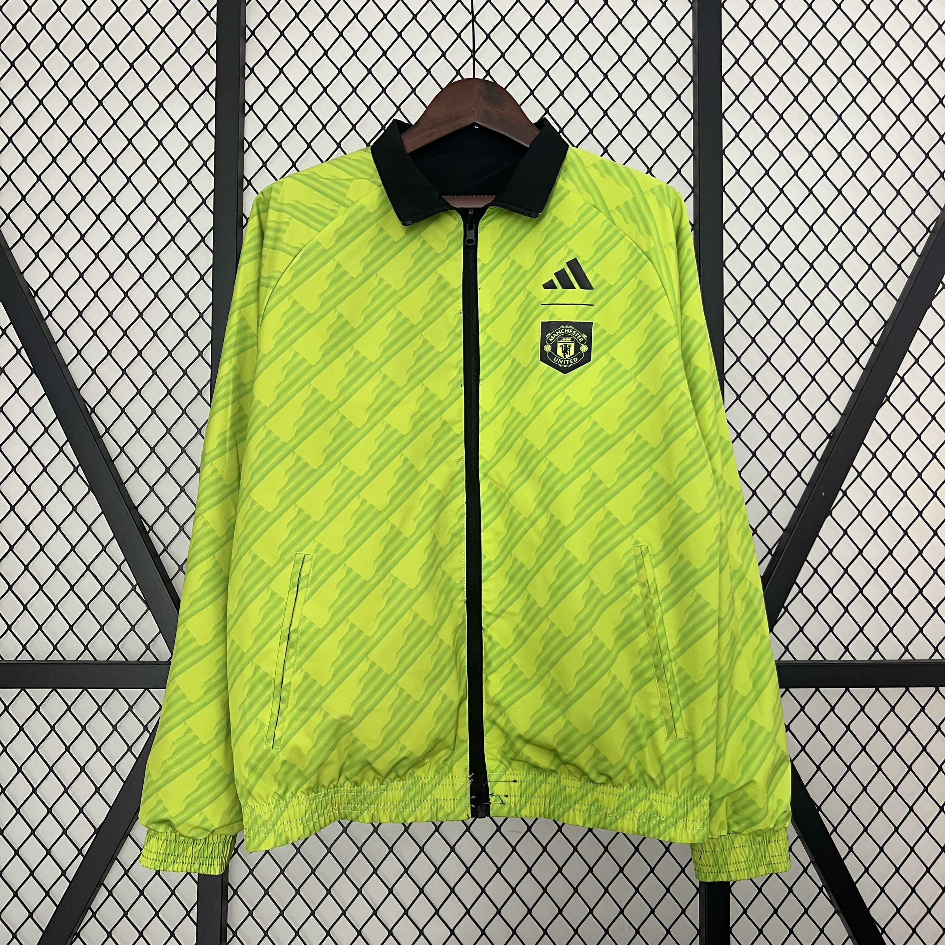 24/25 Manchester United Reversible Windbreaker Soccer Jersey