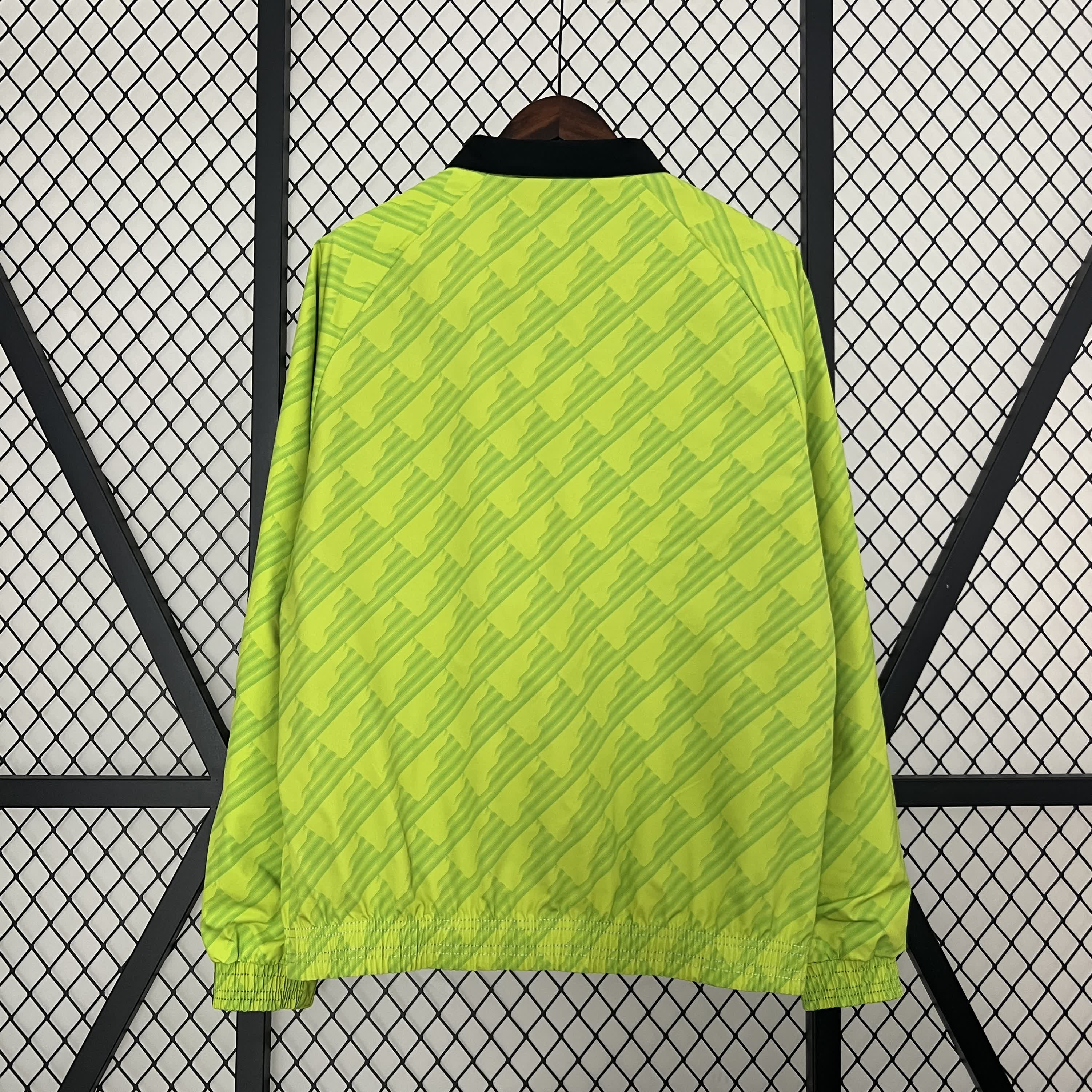 24/25 Manchester United Reversible Windbreaker Soccer Jersey