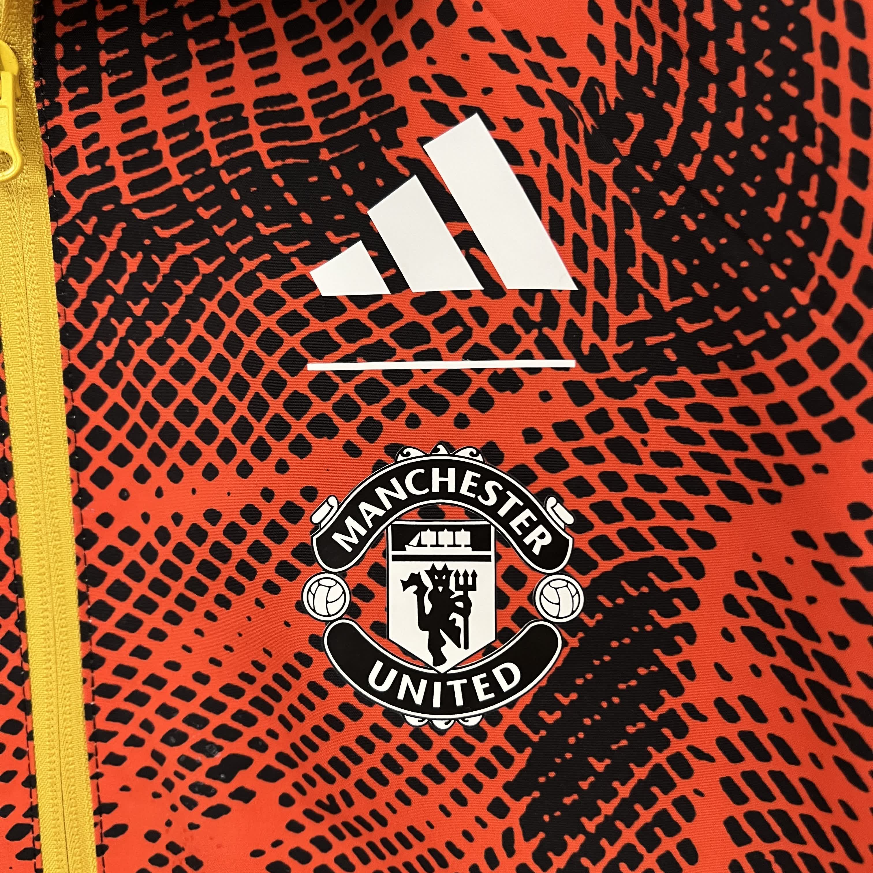 24/25 Manchester United Reversible Windbreaker Soccer Jersey