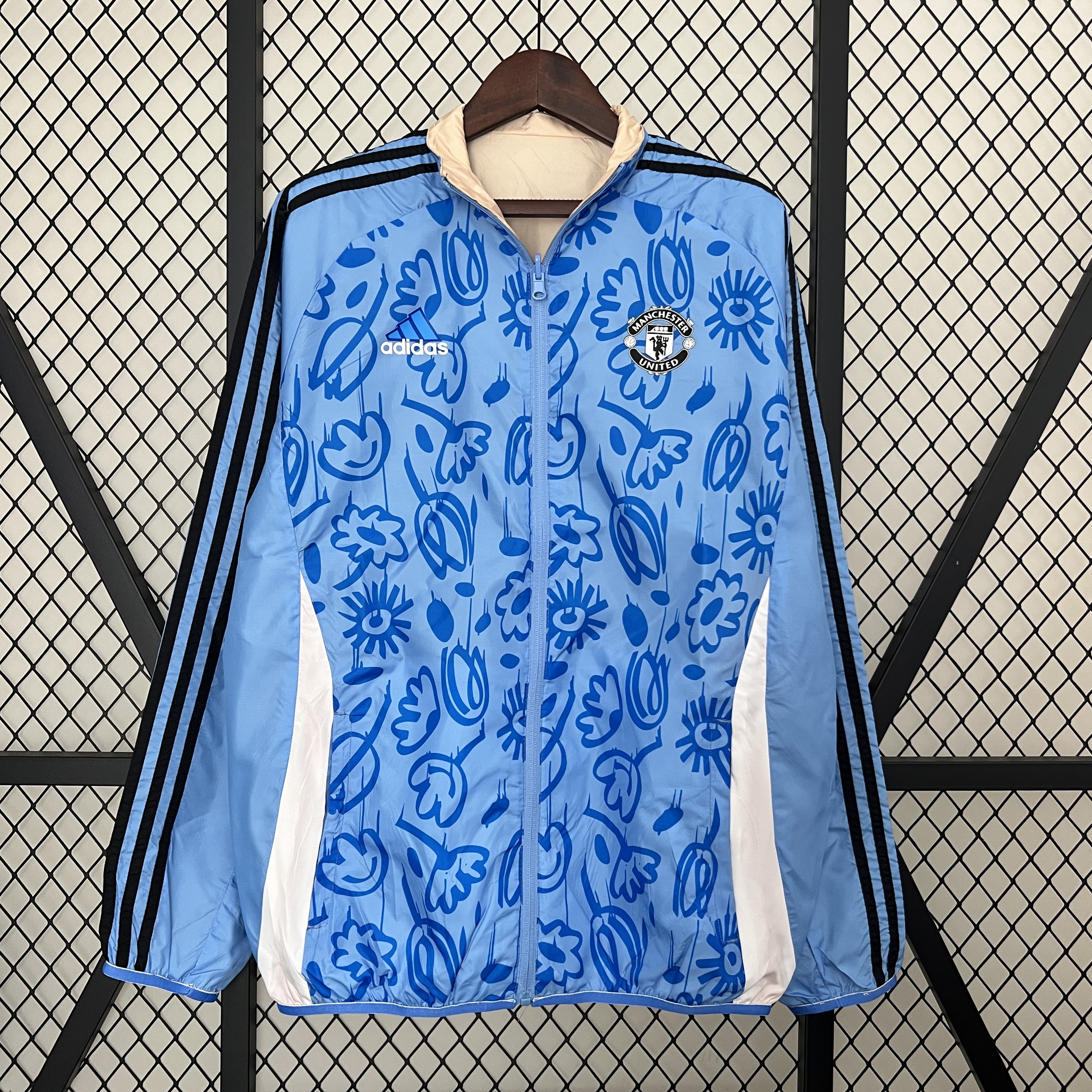 24/25 Manchester United Reversible Windbreaker Soccer Jersey