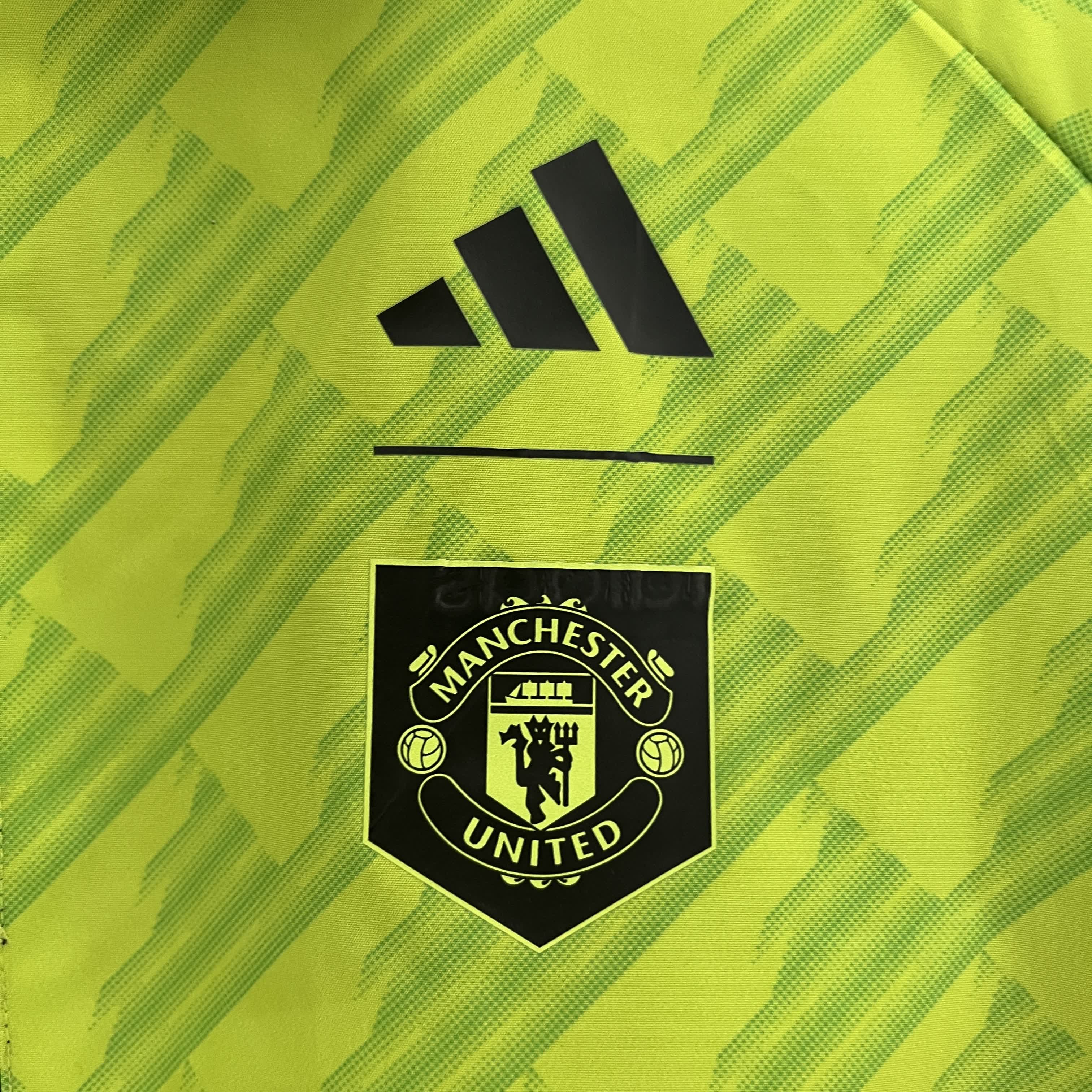 24/25 Manchester United Reversible Windbreaker Soccer Jersey