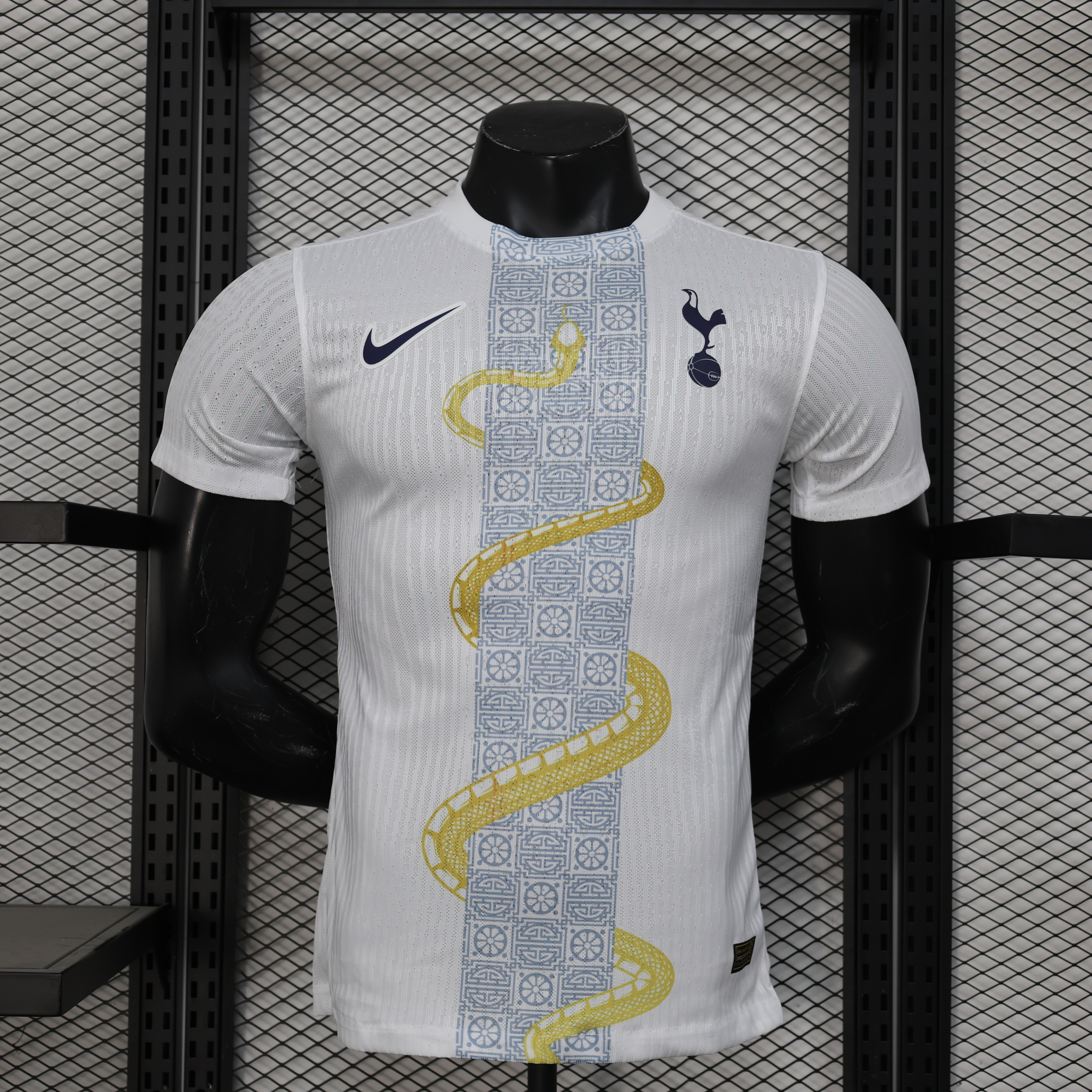 Player Version 25/26 Tottenham Hotspur Nike Year of the Snake Warm Up Jersey 1:1 Thai quality
