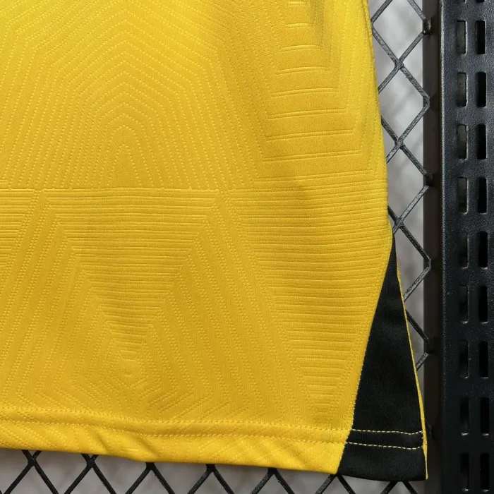 2024/2025 Wolverhampton Wanderers Home Football Shirt 1:1 Thai Quality