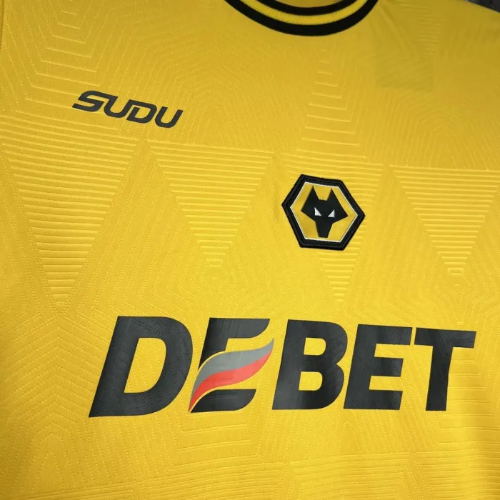 2024/2025 Wolverhampton Wanderers Home Football Shirt 1:1 Thai Quality