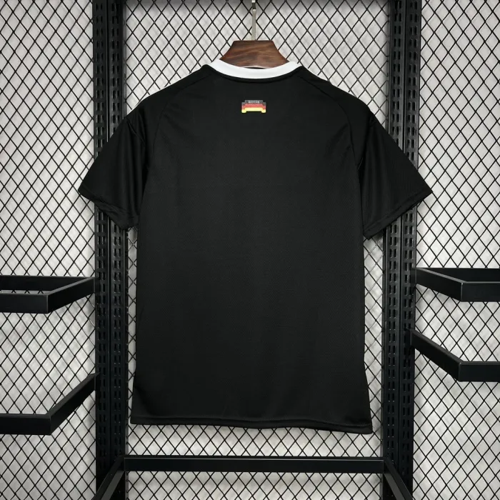 24/25 Bayern Munich Black Goalkeeper Jersey 1:1 Thai Qualitys