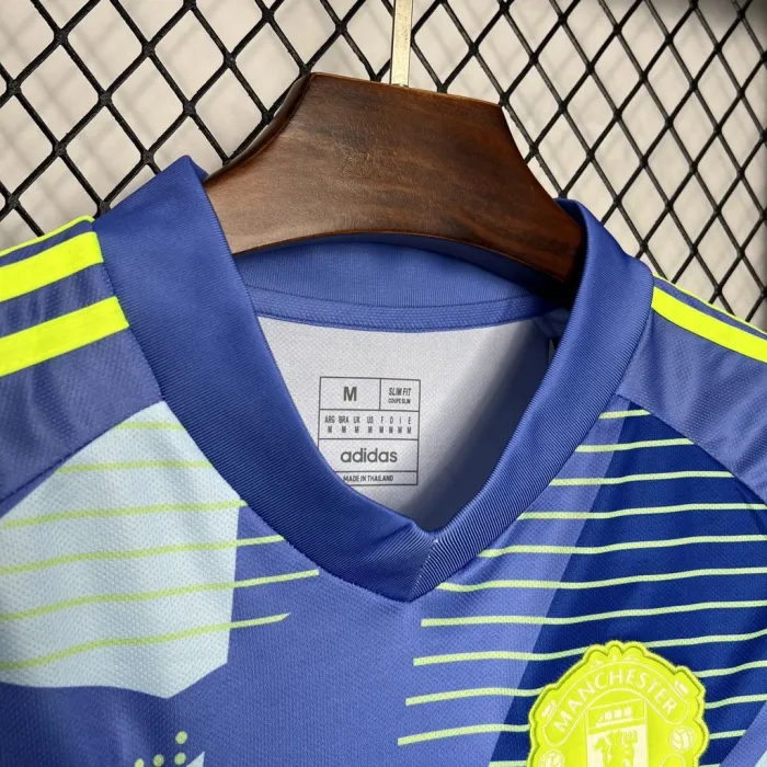 24/25 Manchester United Blue Goalkeeper Jersey 1:1 Thai Quality