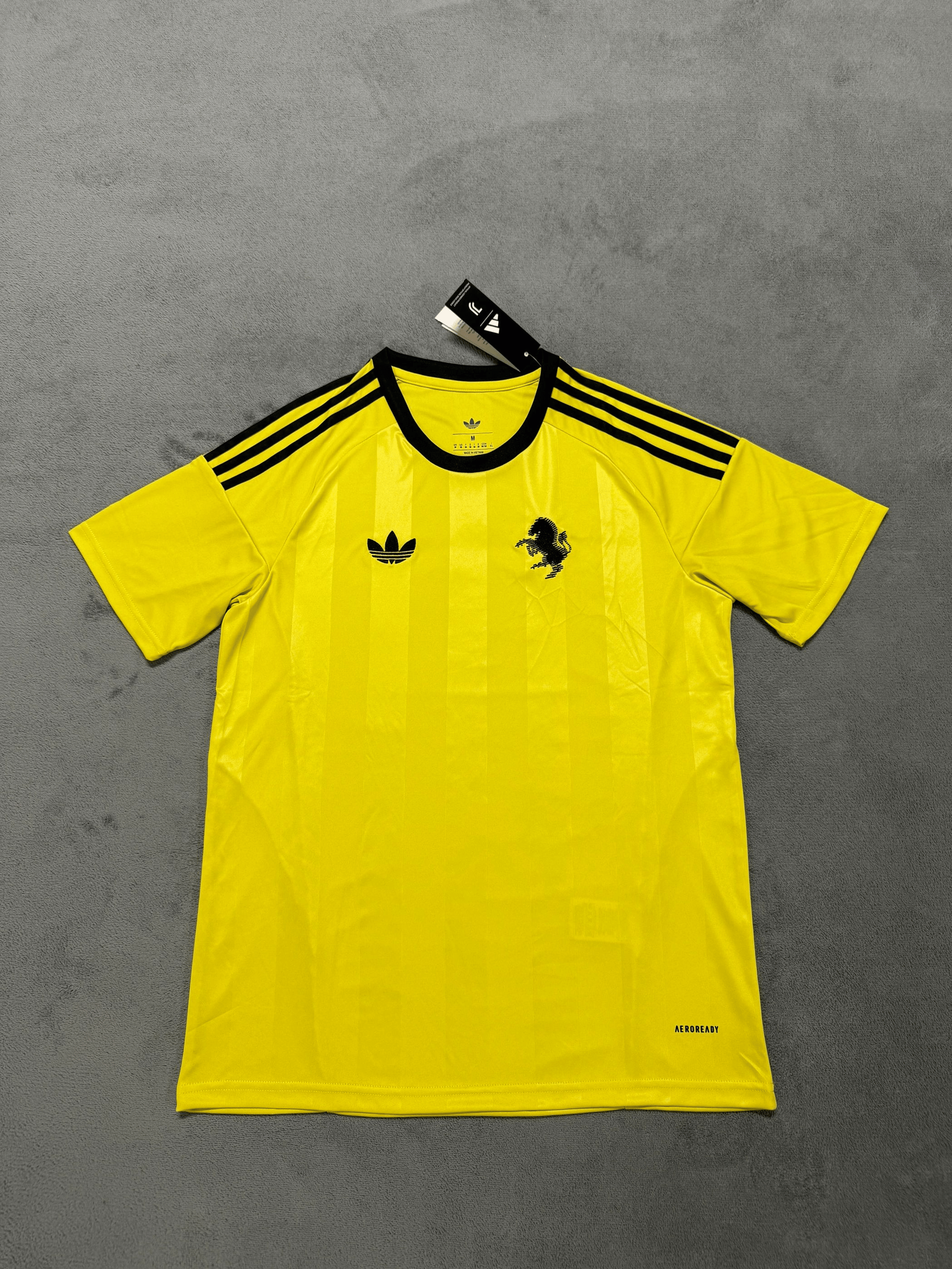 25/26 Juventus goalkeeper yellow jersey 1:1 Thai Quality