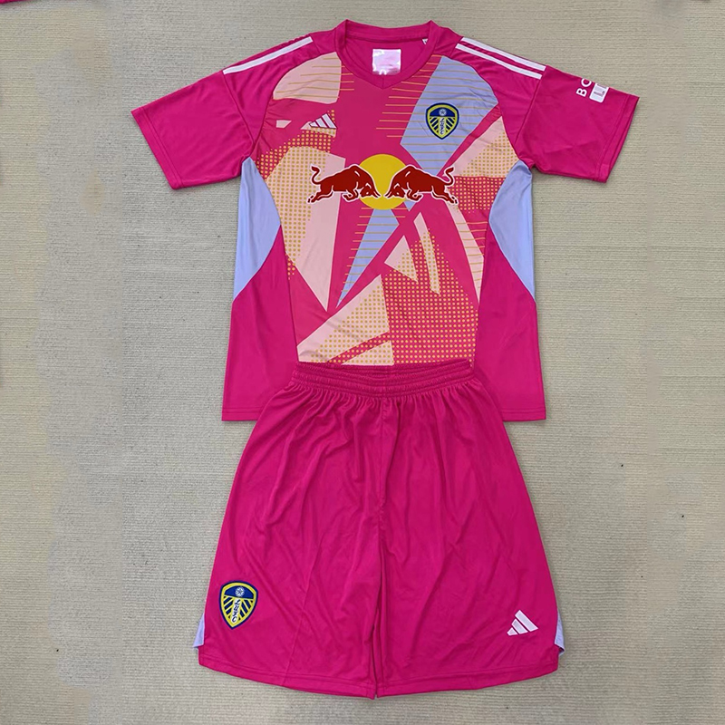 24/25 Leeds United Pink Goalkeeper Jersey + Shorts 1:1 Thailand Quality