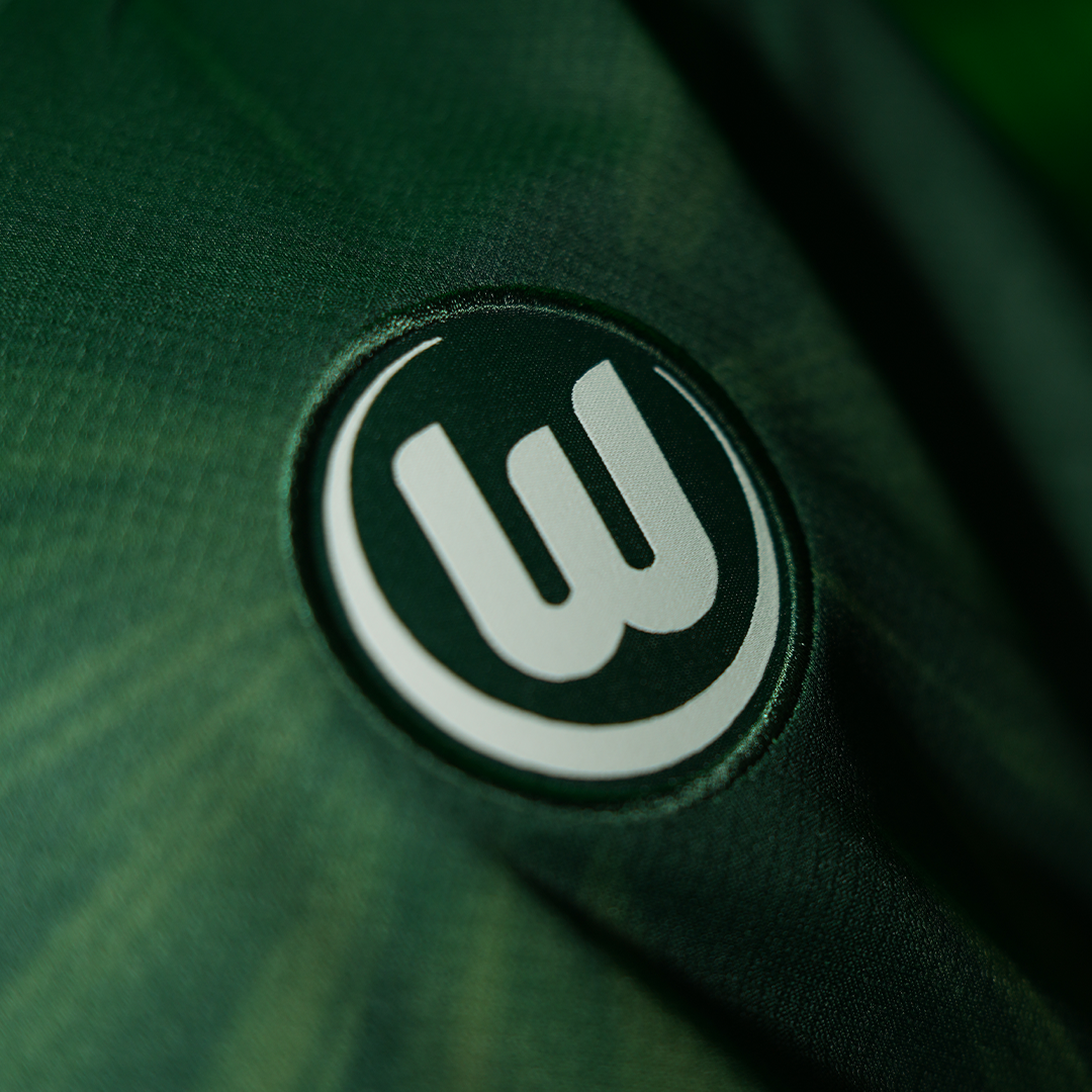 Wolfsburg 25-26 Home Kit 1:1 Thai Quality