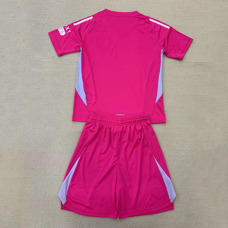 24/25 Leeds United Pink Goalkeeper Jersey + Shorts 1:1 Thailand Quality