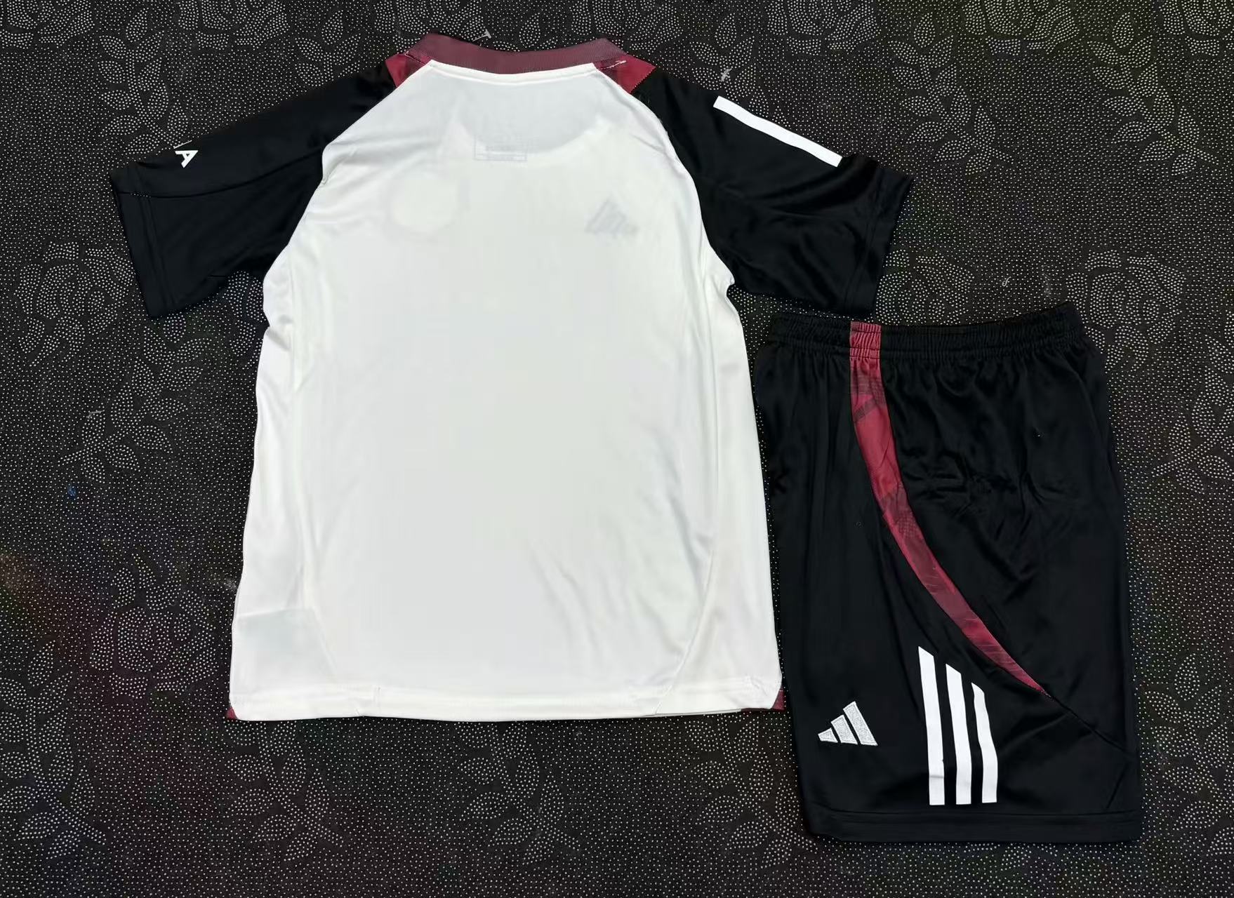 25/26 Manchester United Training Wear Football Jersey 1:1 Thai Quality kids Size