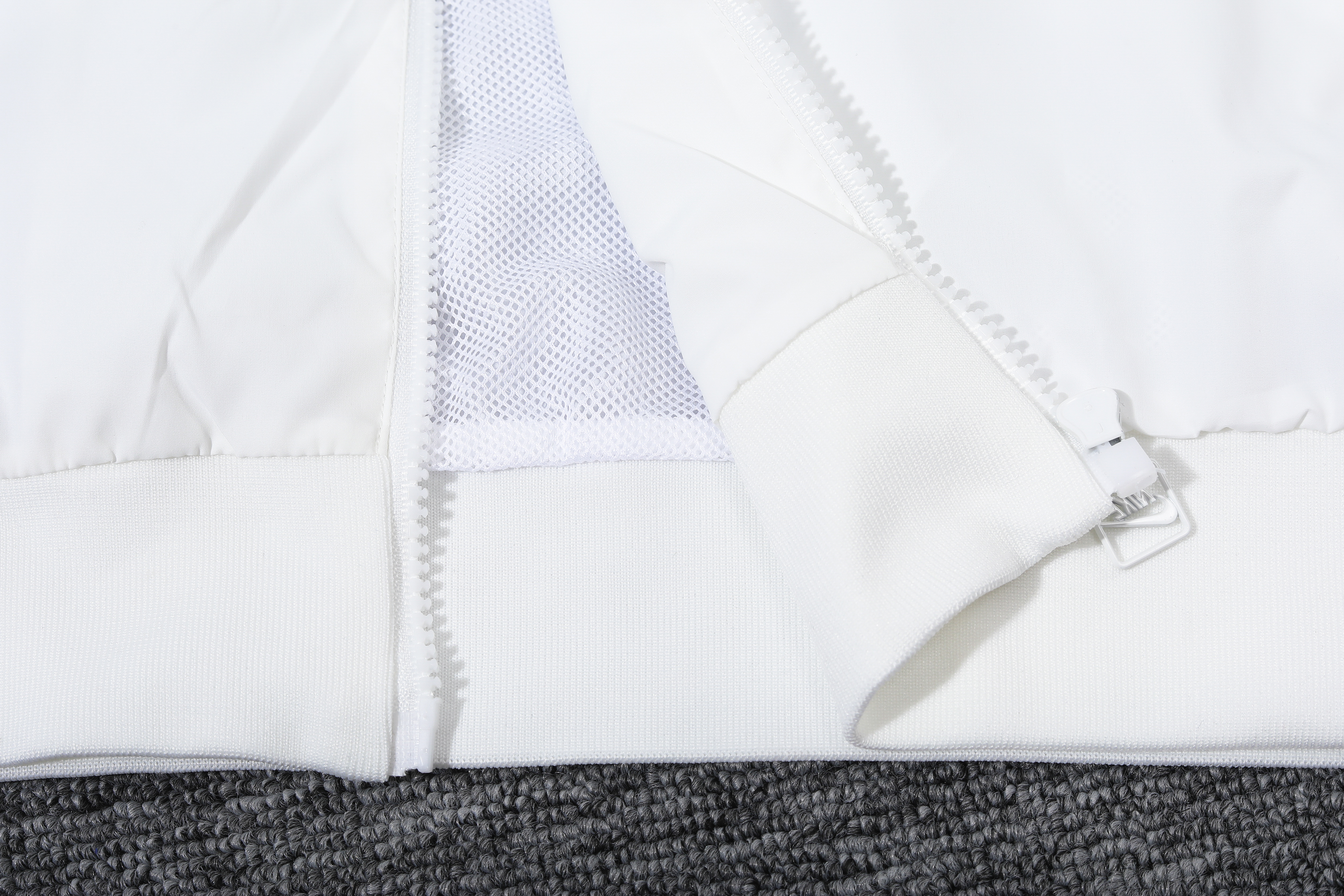 24/25 Tottenham White Windbreaker Jacket 1:1 Thai quality