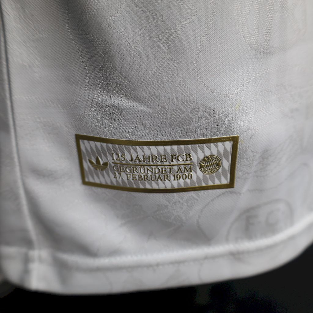 Player version 25/26 Bayern Munich 125th Anniversary GK Jersey 1:1 Thai Quality