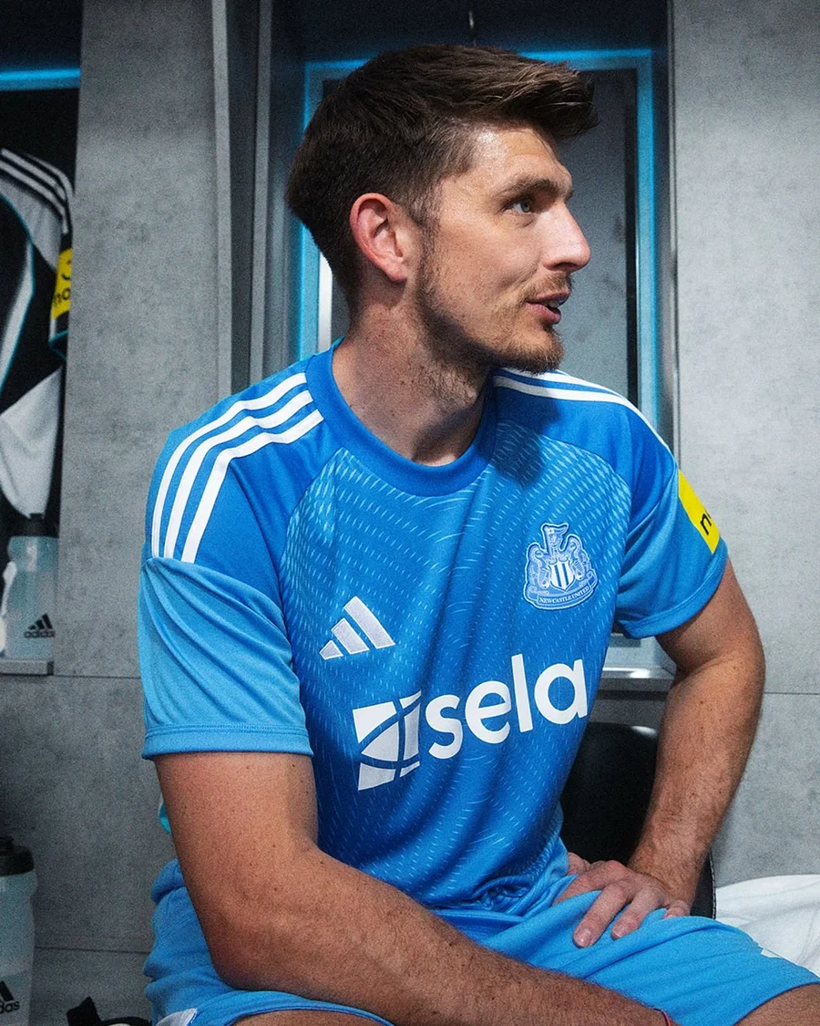 25/26 Newcastle United GK Kit 1:1 Thai Quality