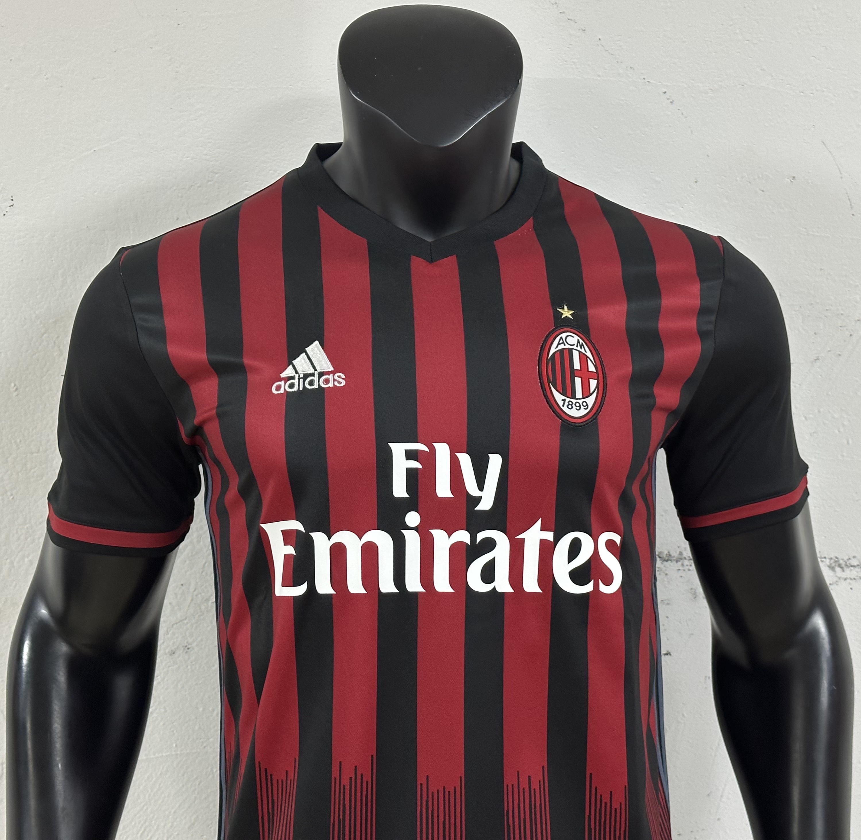16/17  Retro AC Milan home1:1 Thai Quality