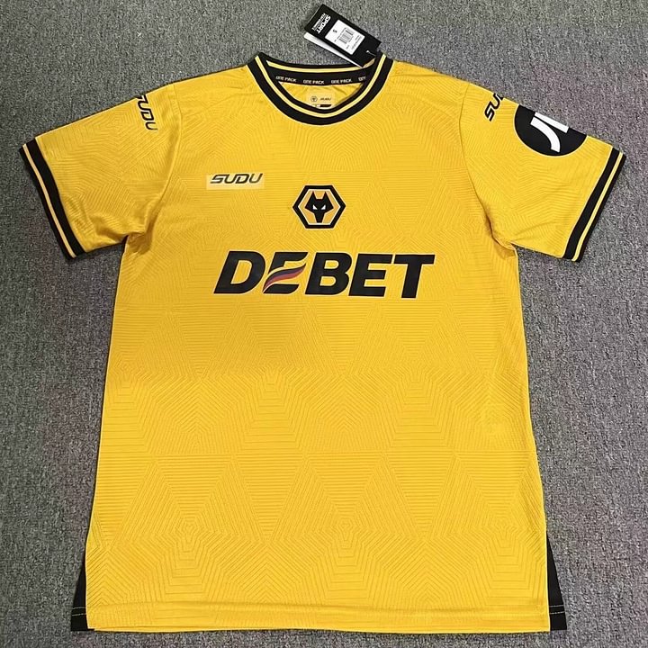 2024/2025 Wolverhampton Wanderers Home Football Shirt 1:1 Thai Quality