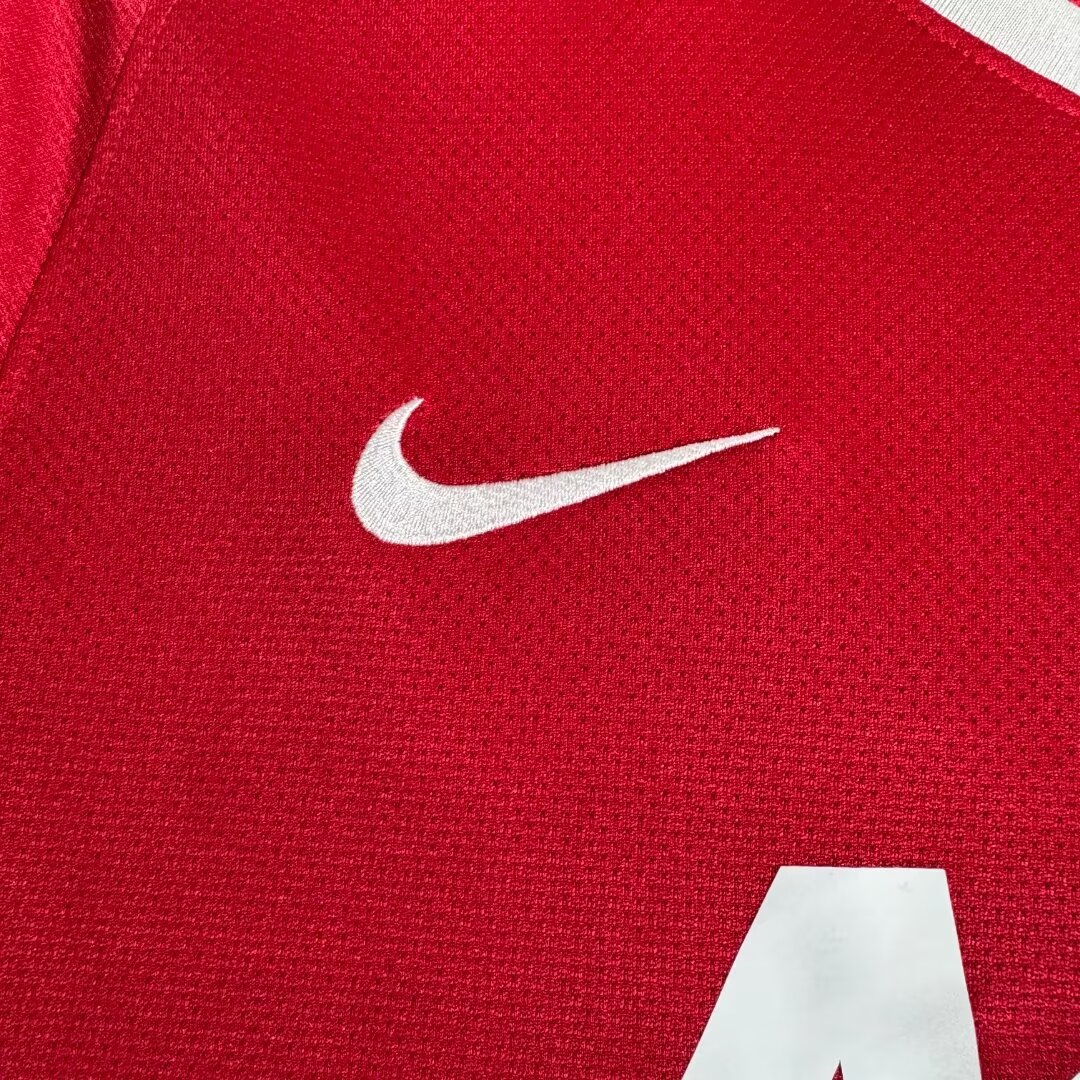 2010-11 Retro Manchester United Home Football Jersey 1:1 Thai Quality