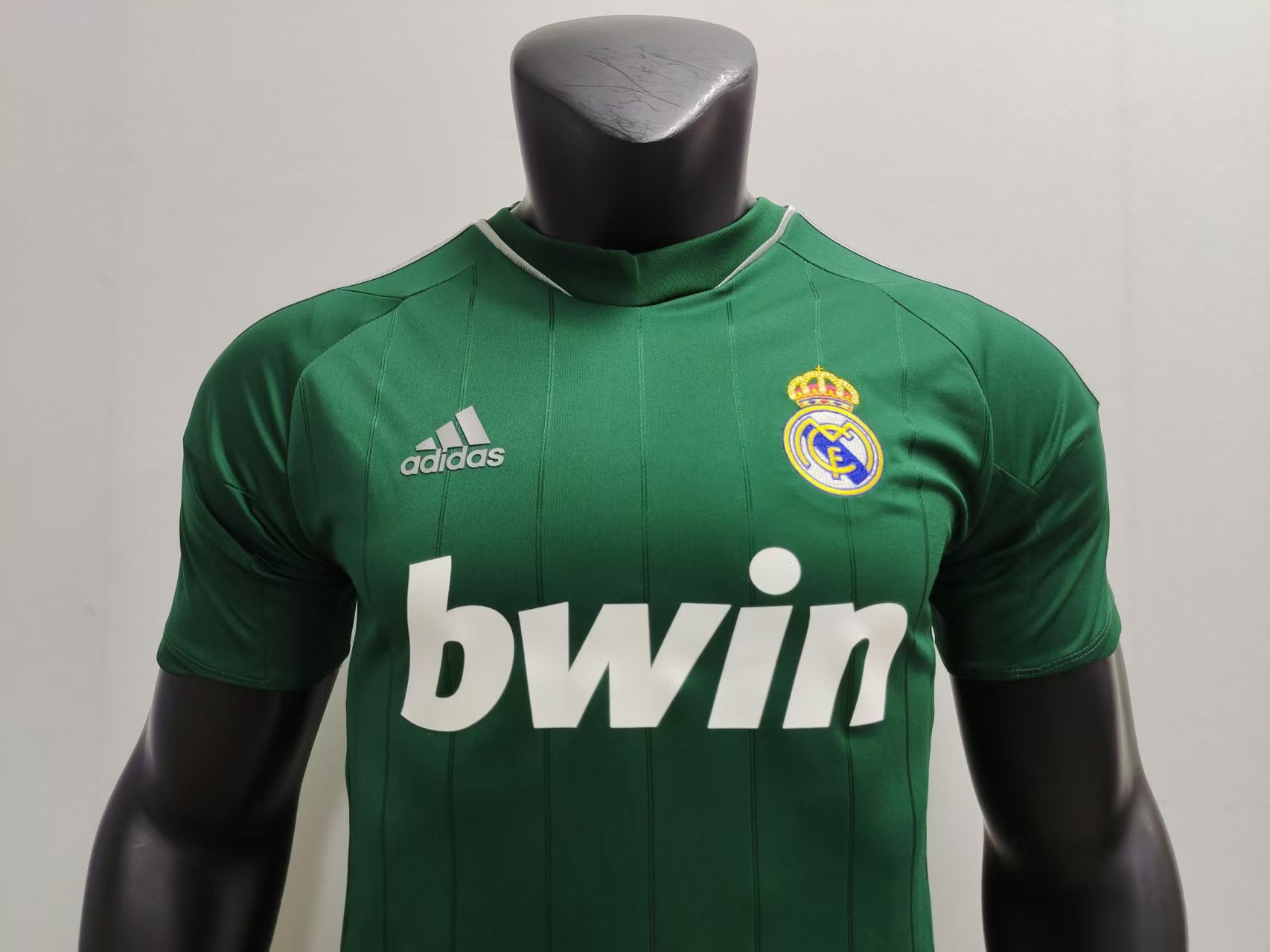 12/13  Retro Real Madrid away 1:1 Thai Quality