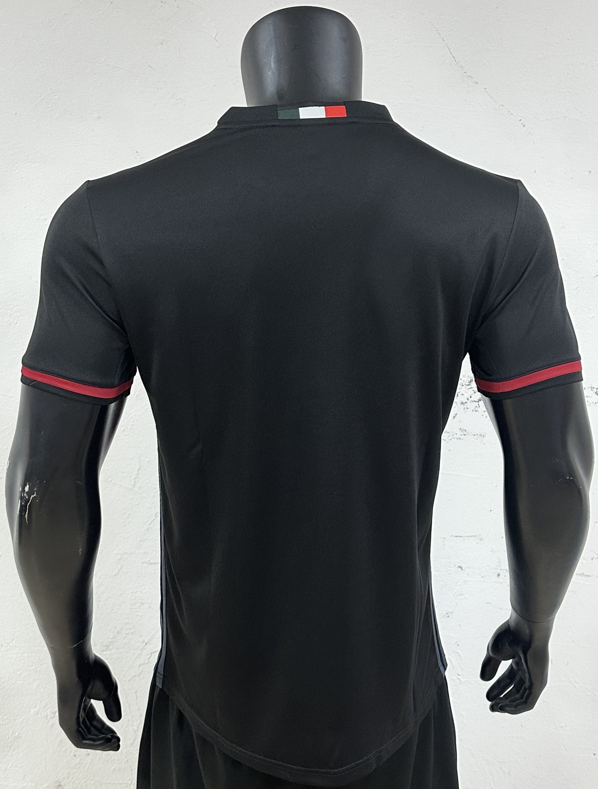16/17  Retro AC Milan home1:1 Thai Quality