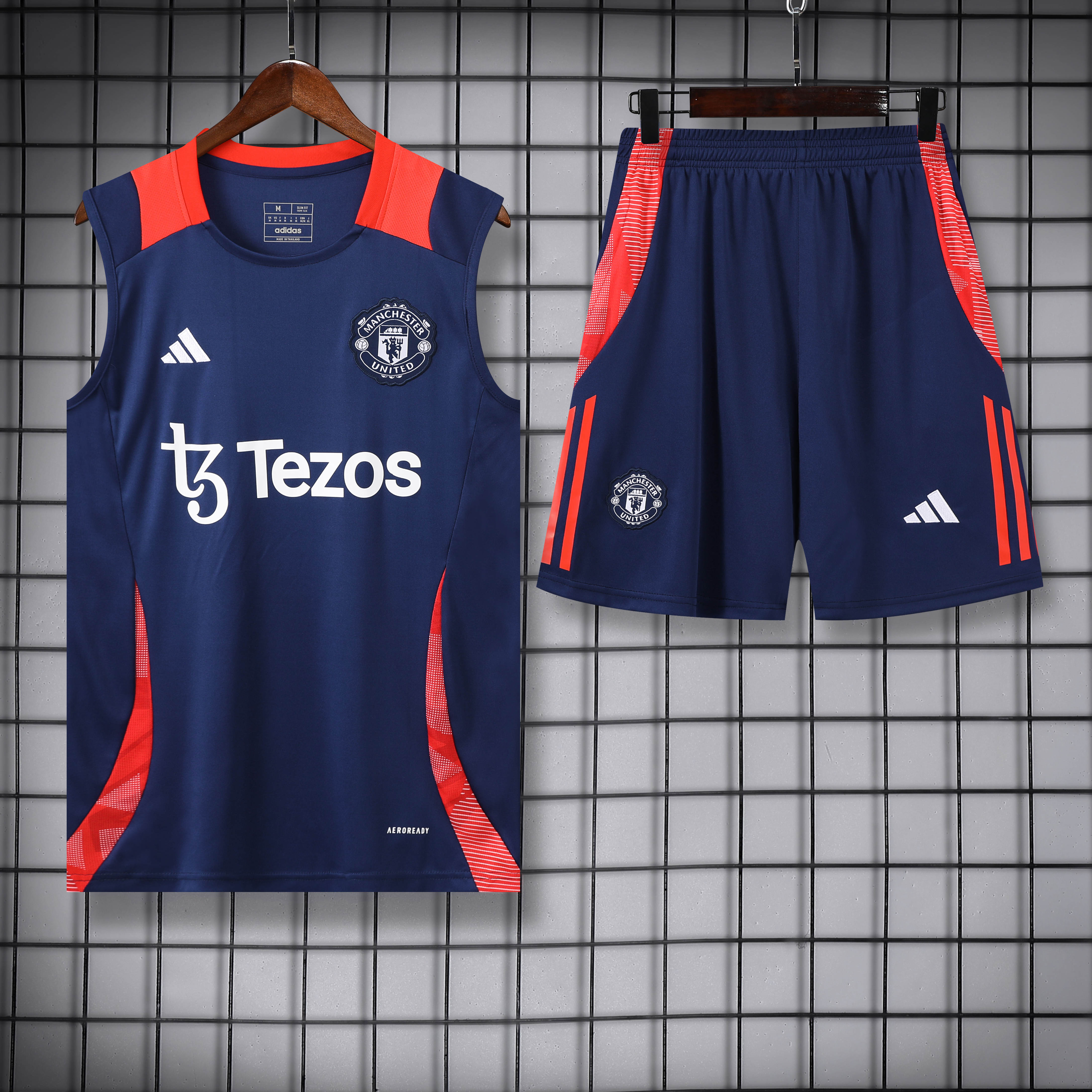 24/25 Man Utd training tank top 1:1 Thai quality