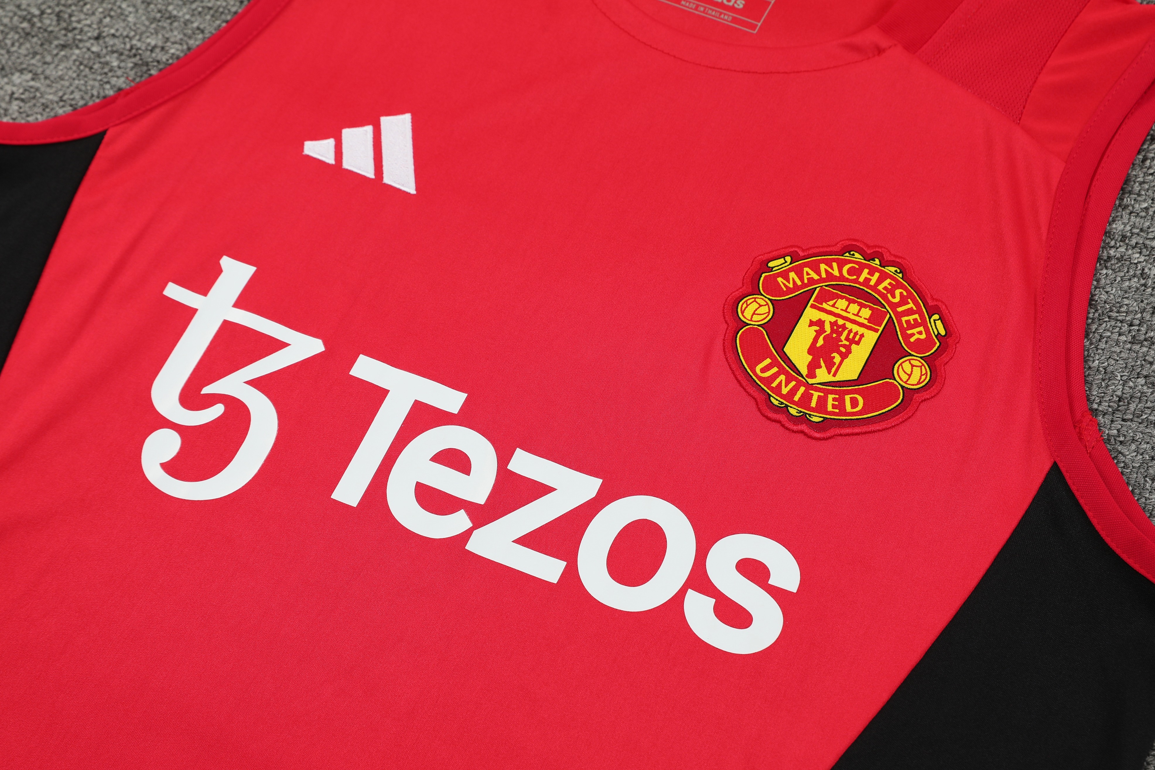 24/25 Man Utd training tank top 1:1 Thai quality