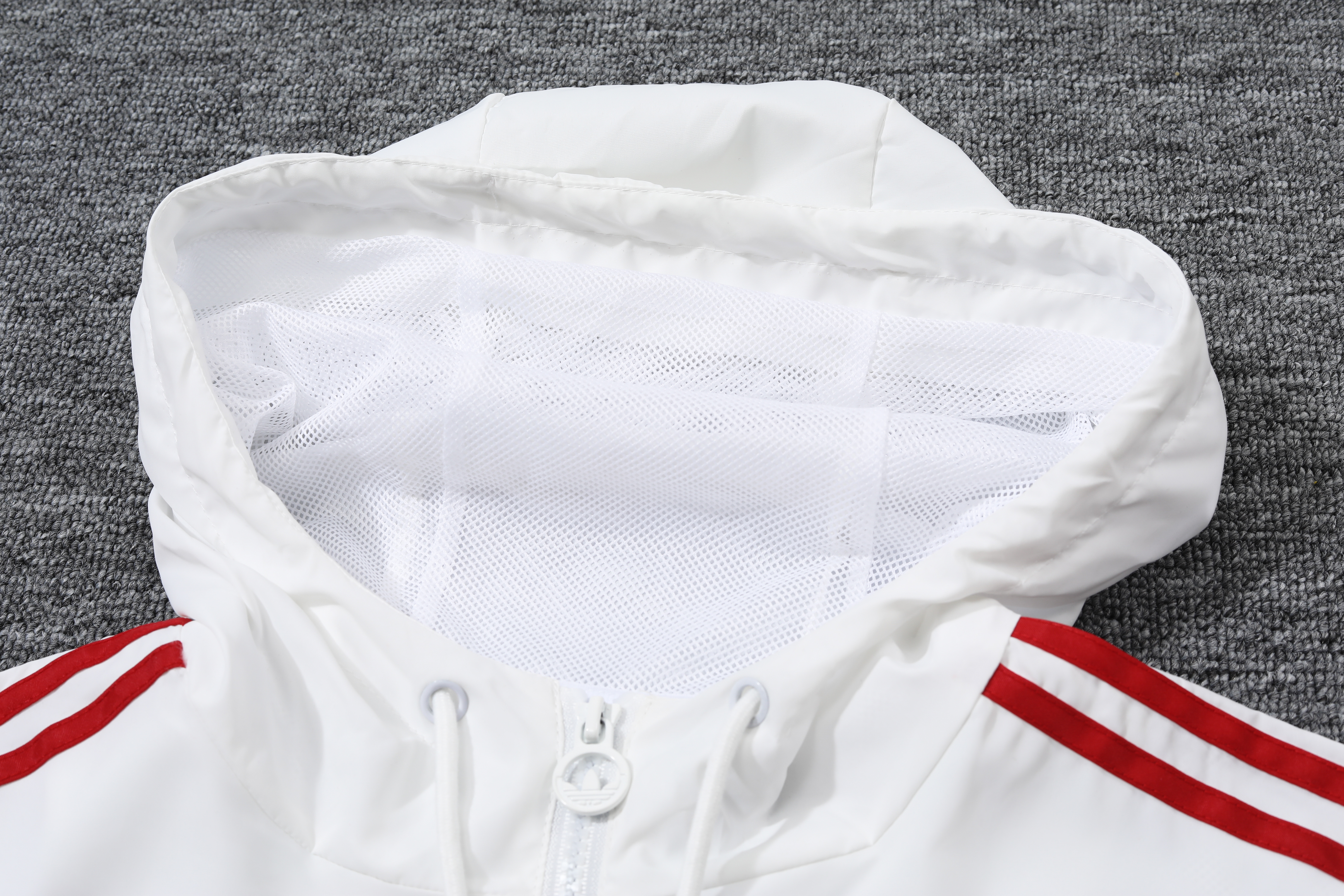 24/25 Manchester United White Windbreaker Jacket 1:1 Thai quality
