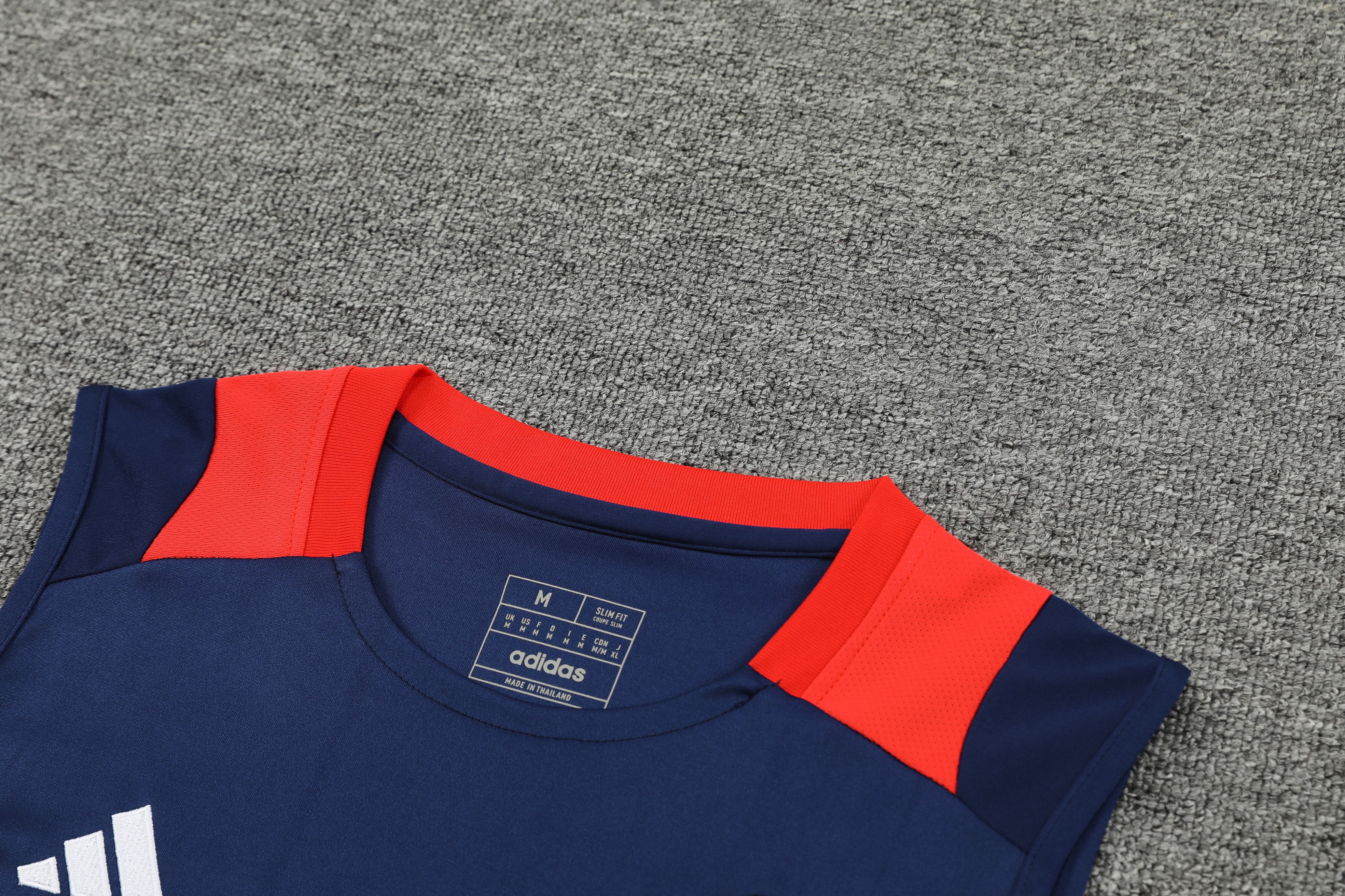 24/25 Man Utd training tank top 1:1 Thai quality