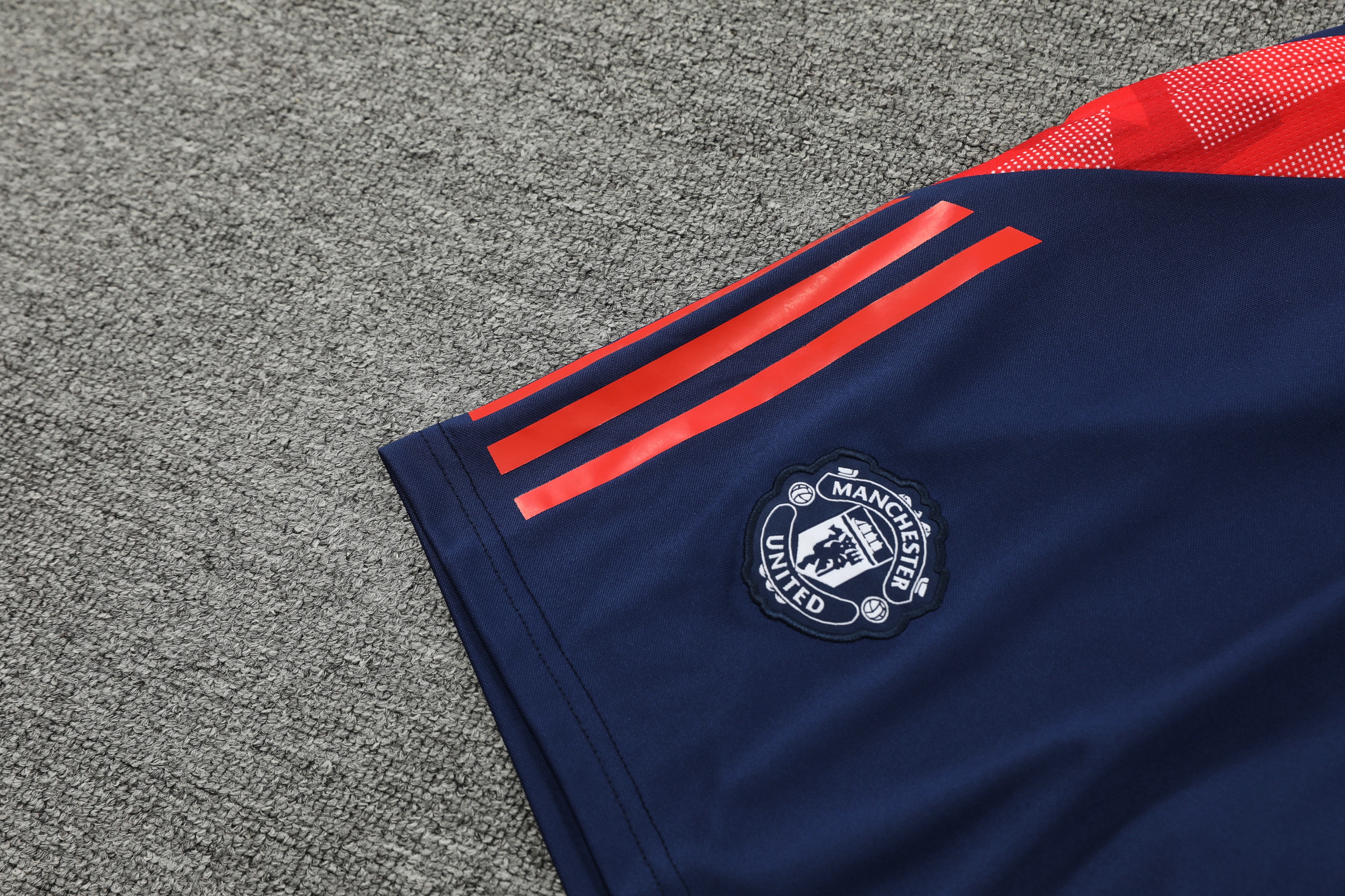 24/25 Man Utd training tank top 1:1 Thai quality