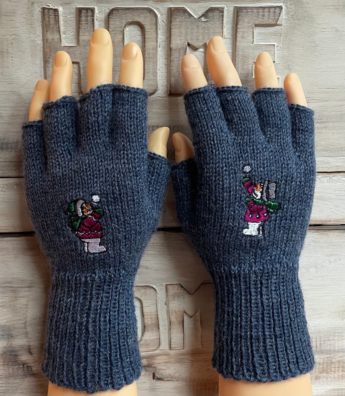 Gloves finger-free with embroidery