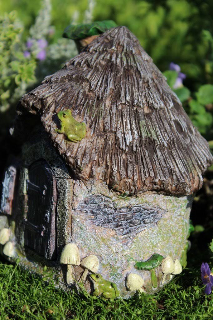 Ribbett's Ridge Fairy House