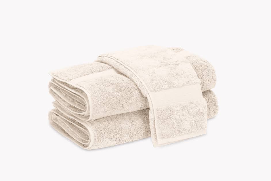 Matouk Lotus Bath Towel - Ivory