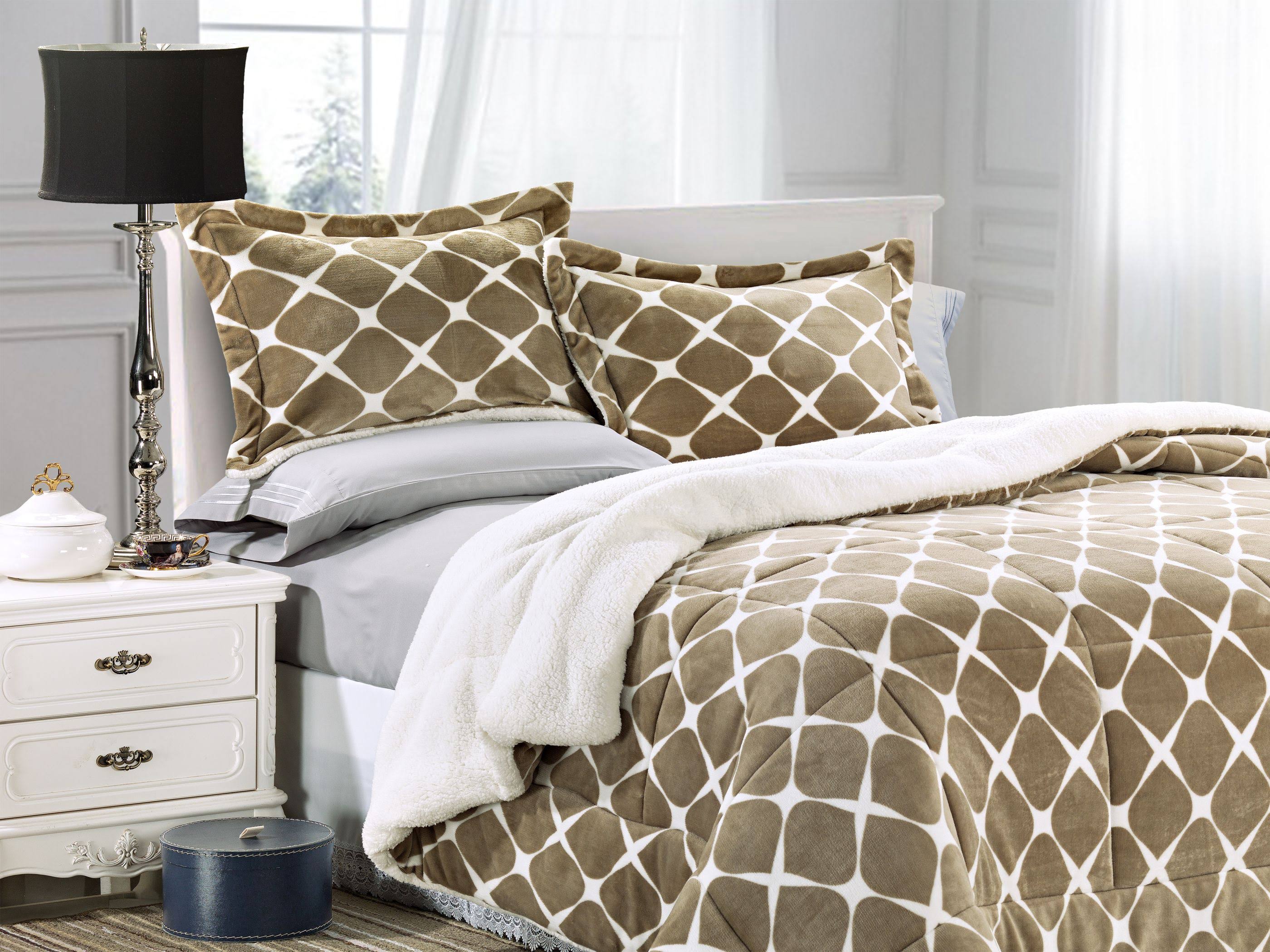 Bloomingdale Sherpa Down Alternative 3-Piece King Comforter Set in Beige/Mocha